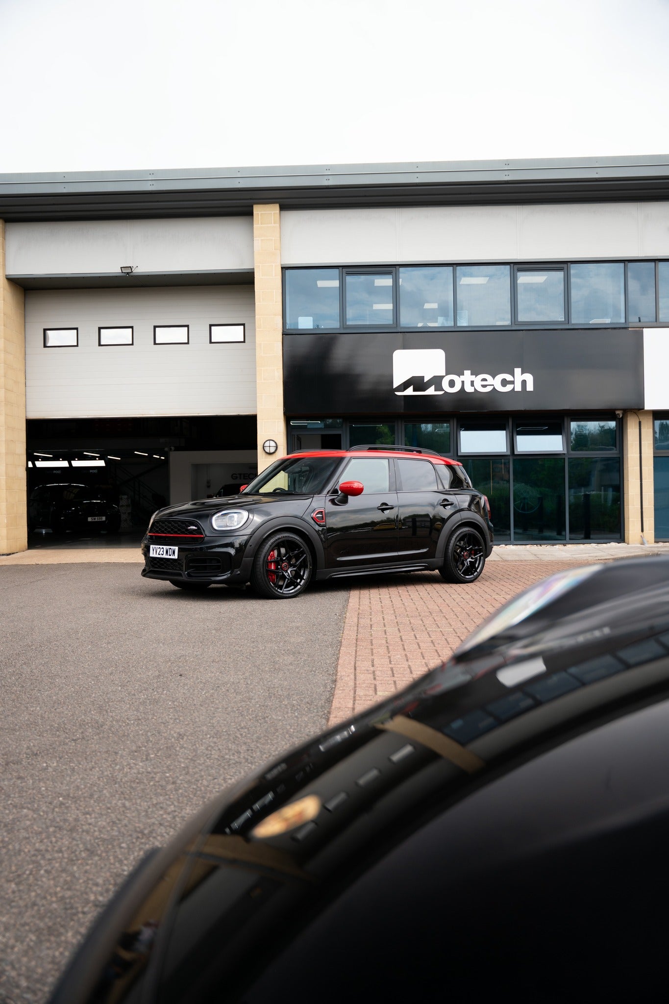Mini Countryman F60 M-W1 19" Precision Black Motech Wheel