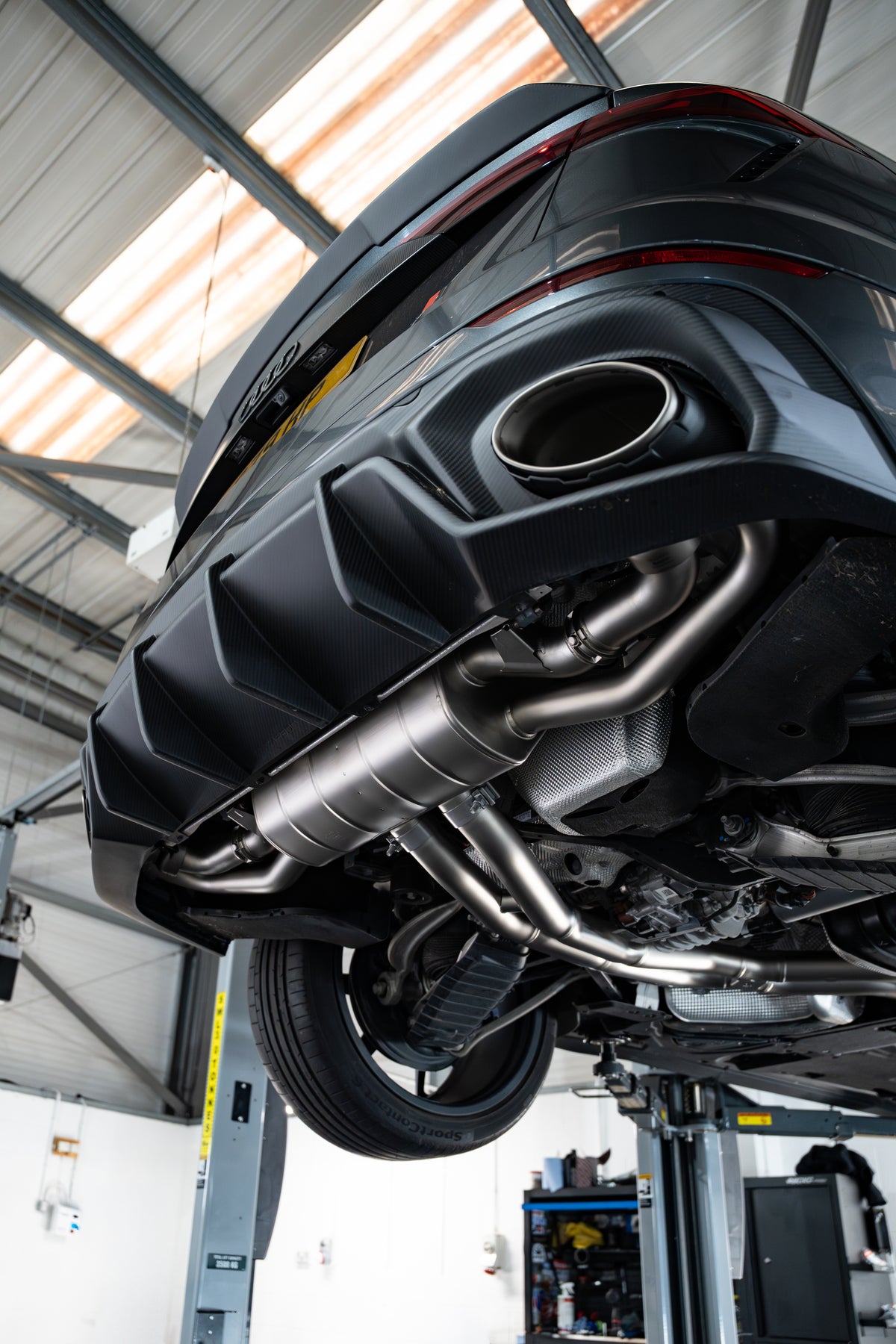 Audi RSQ8 (4M) | Akrapovic | Evolution Line (Titanium) 2025 (FL)