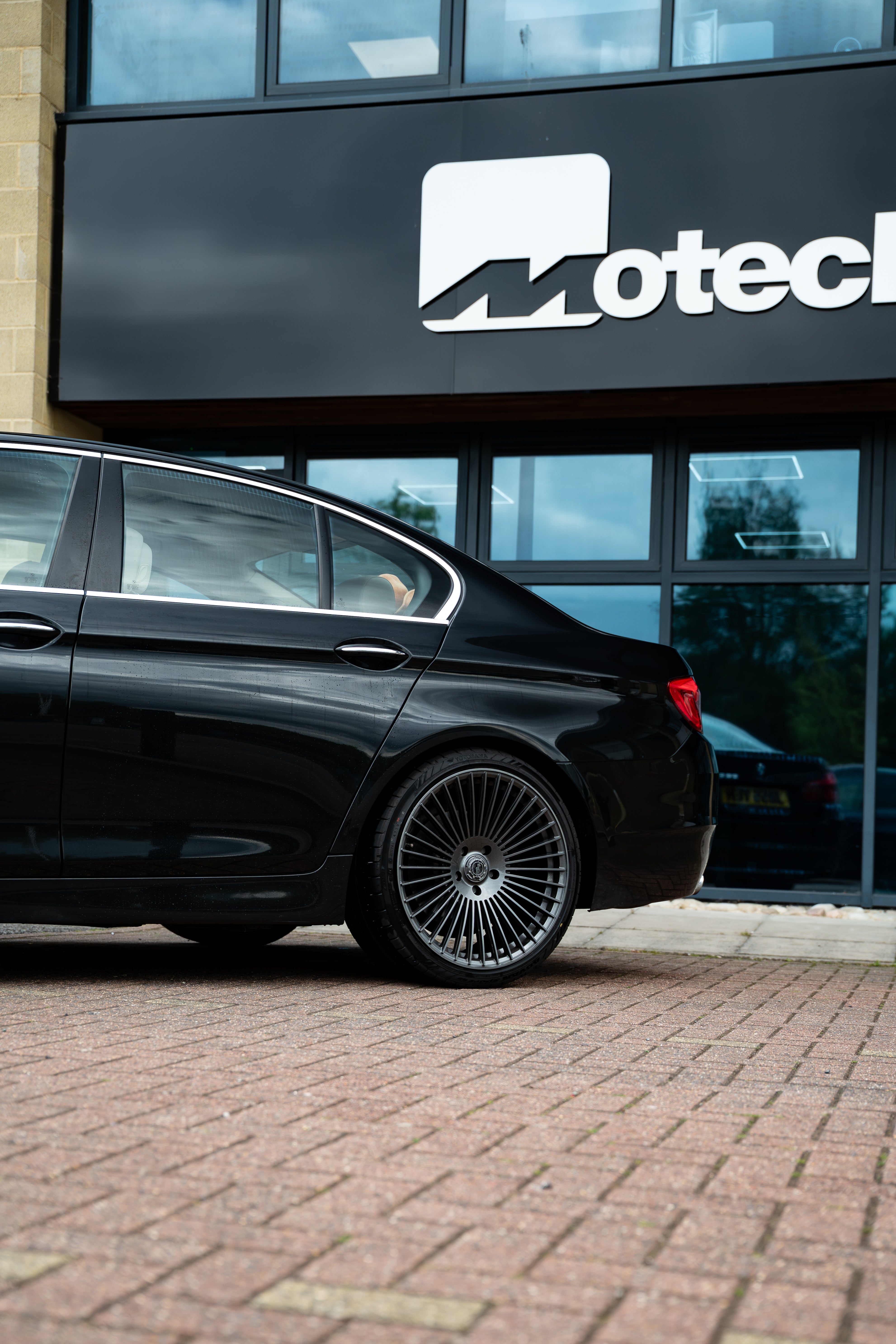 BMW 5 Series F10 M-W5 20" Carbon Grey Motech Wheel
