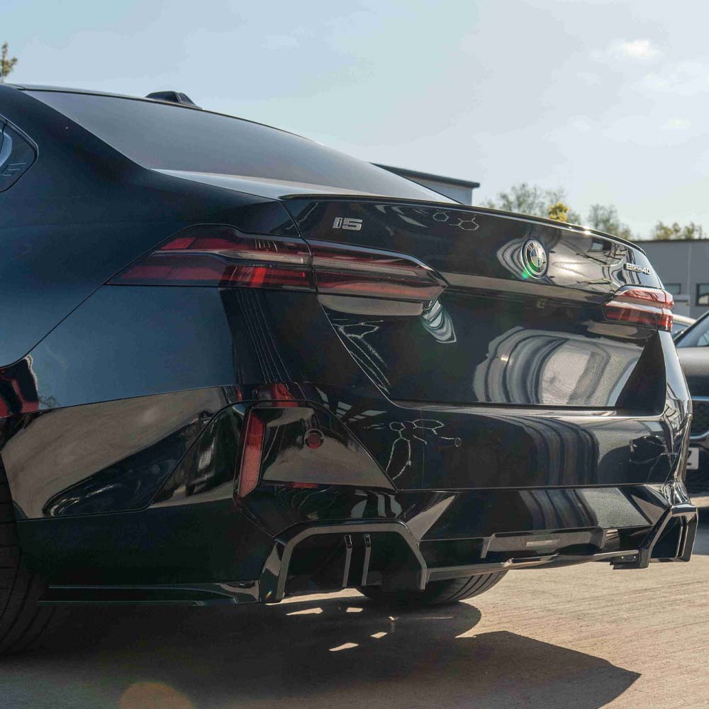 BMW 5 SERIES G60 & i5 2023+ GLOSS BLACK DIFFUSER