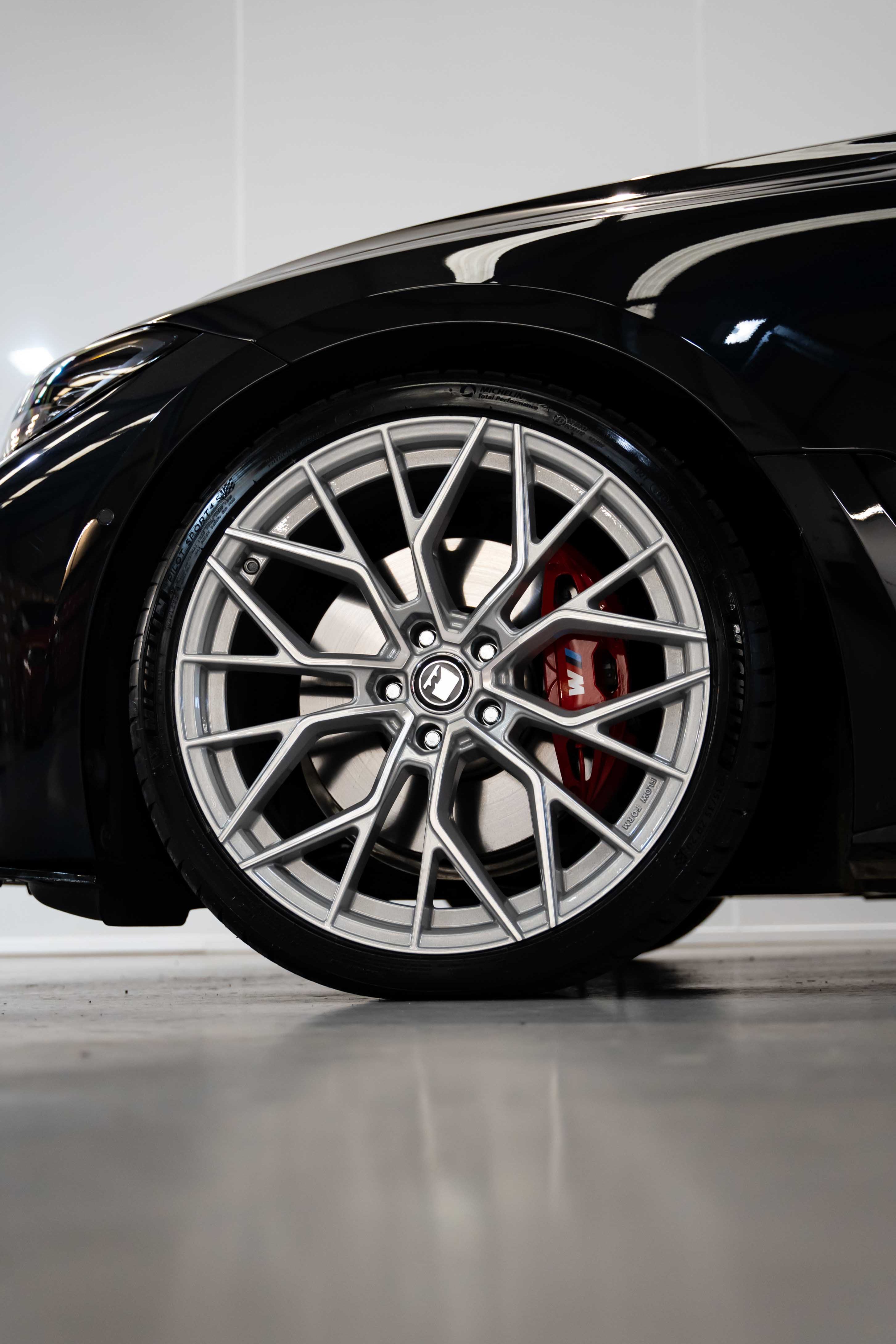 BMW i4 M-W3 20" Silver Polished Motech Wheel
