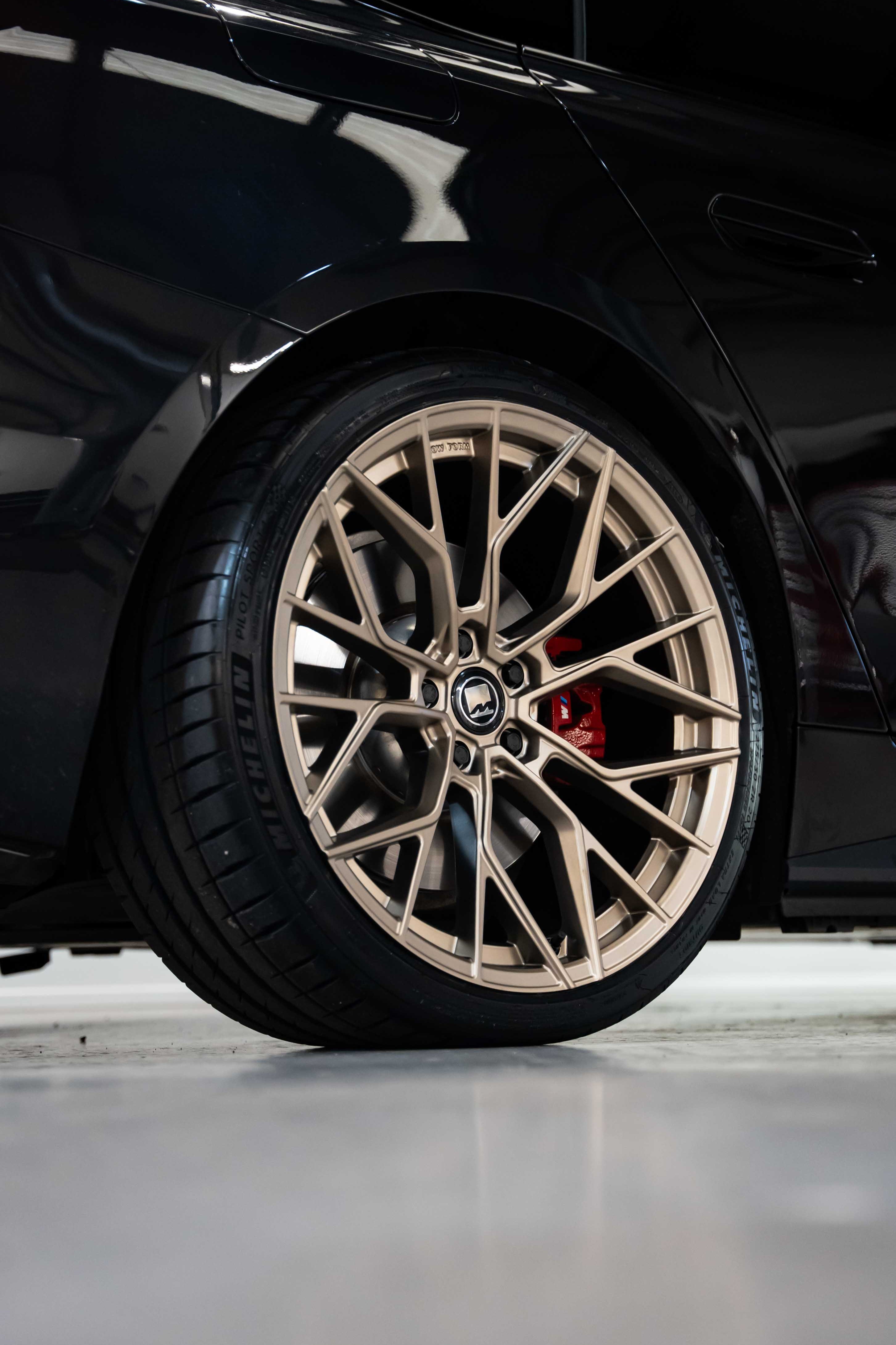 BMW i4 M-W3 20" Neodyme Gold Motech Wheel