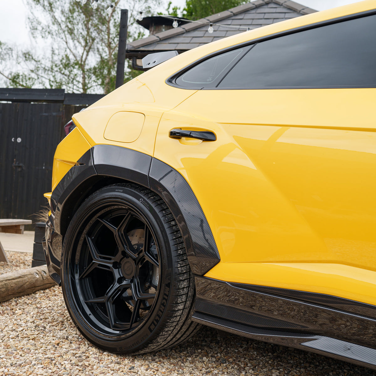 LAMBORGHINI URUS PERFORMANTE FULL CARBON FIBRE KIT - CT DESIGN