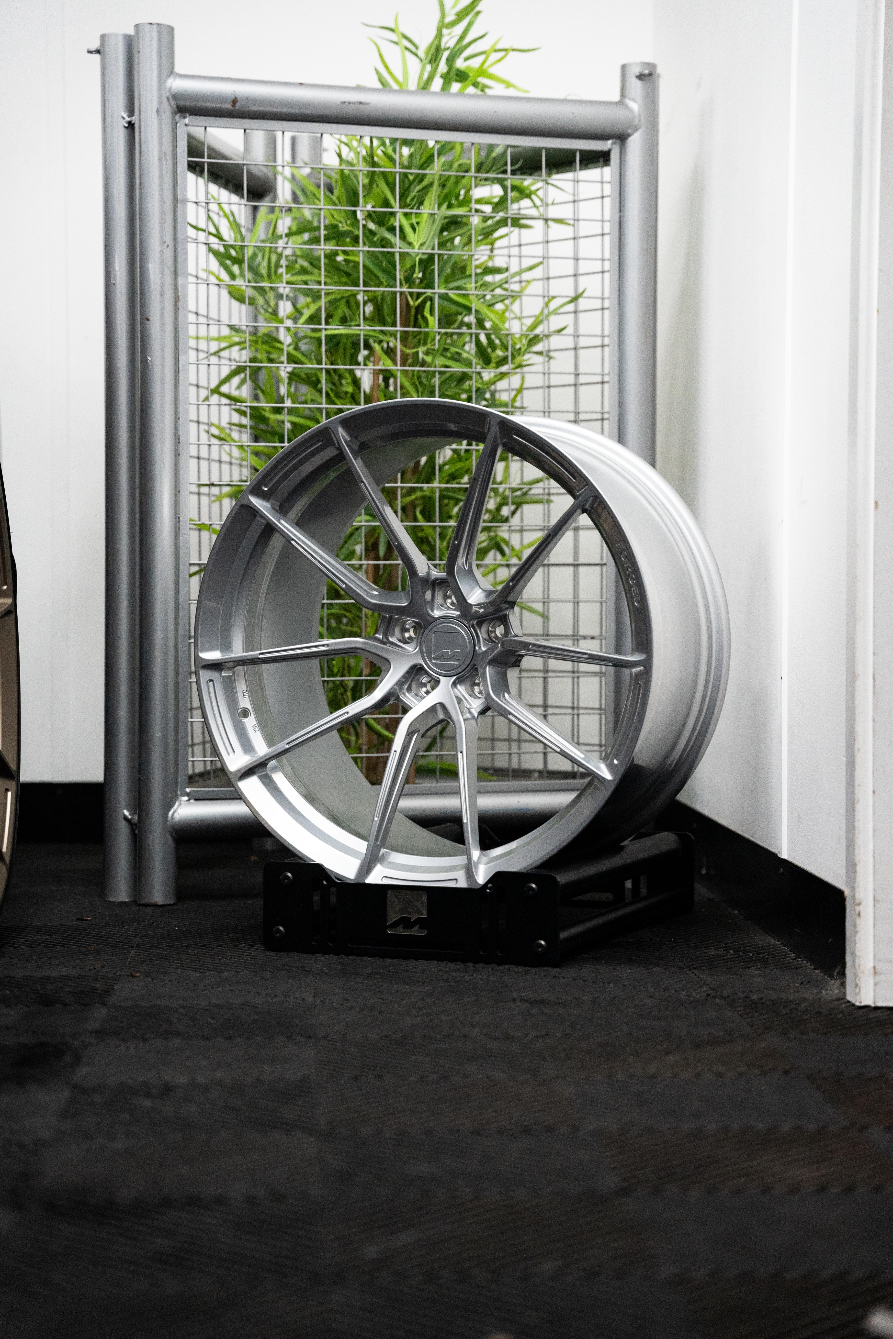 M3 G81 M-W4 20/21" Silver Forged Wheels