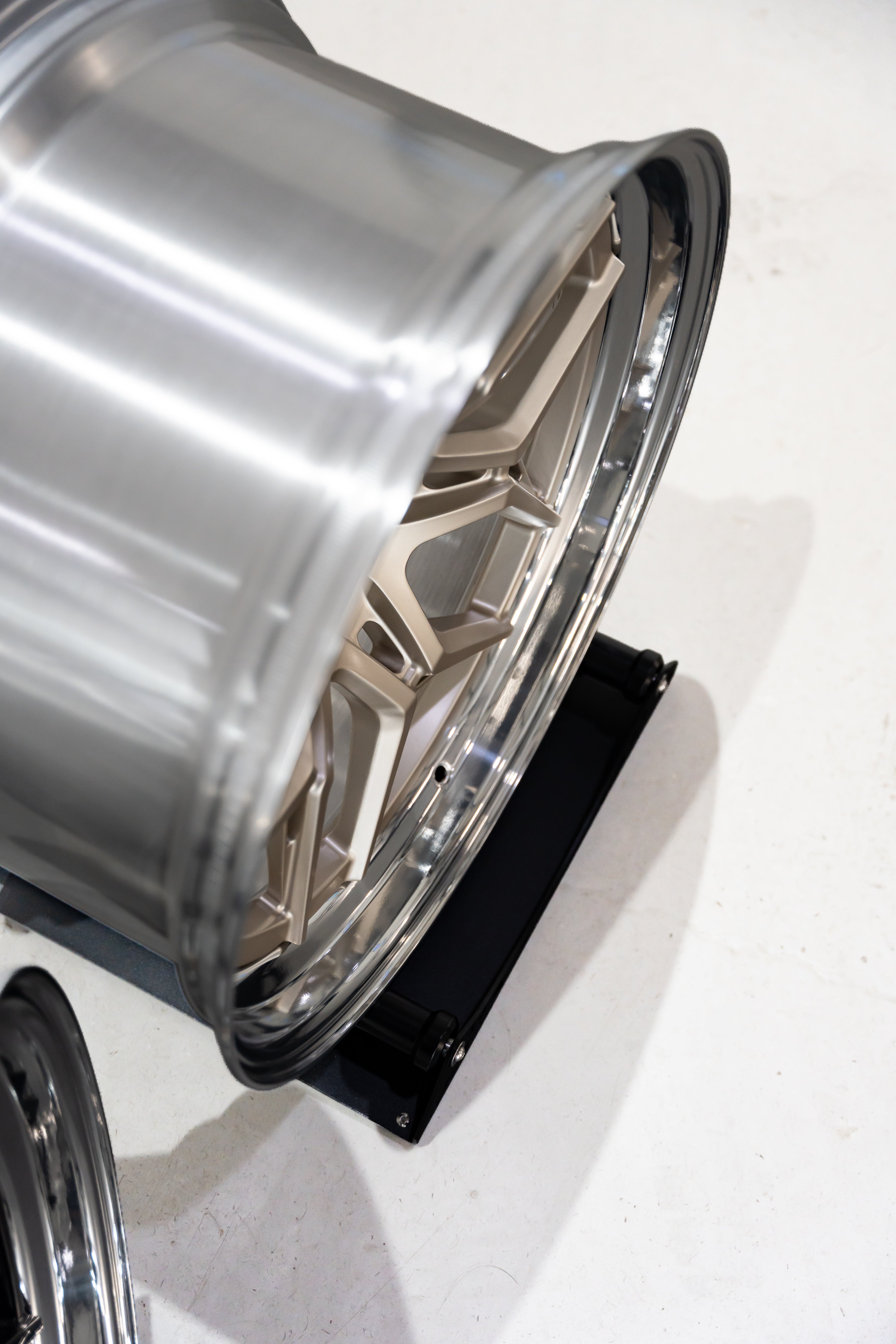 M2 G87 M-W1.2 Two-Piece Split Rim 20/21" White Gold Wheels