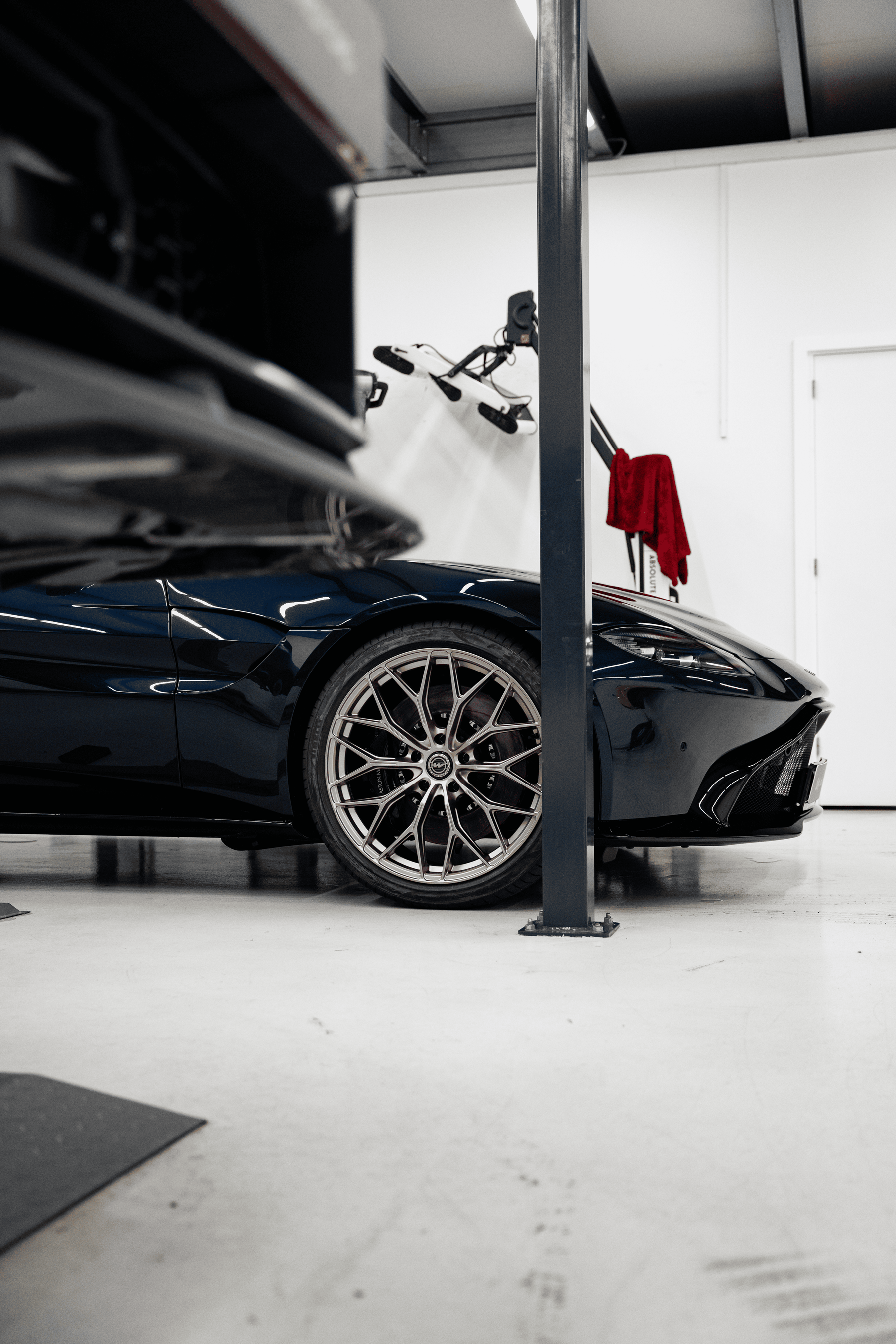 Aston Martin M-WX 21" Neodyme Gold Motech Wheel