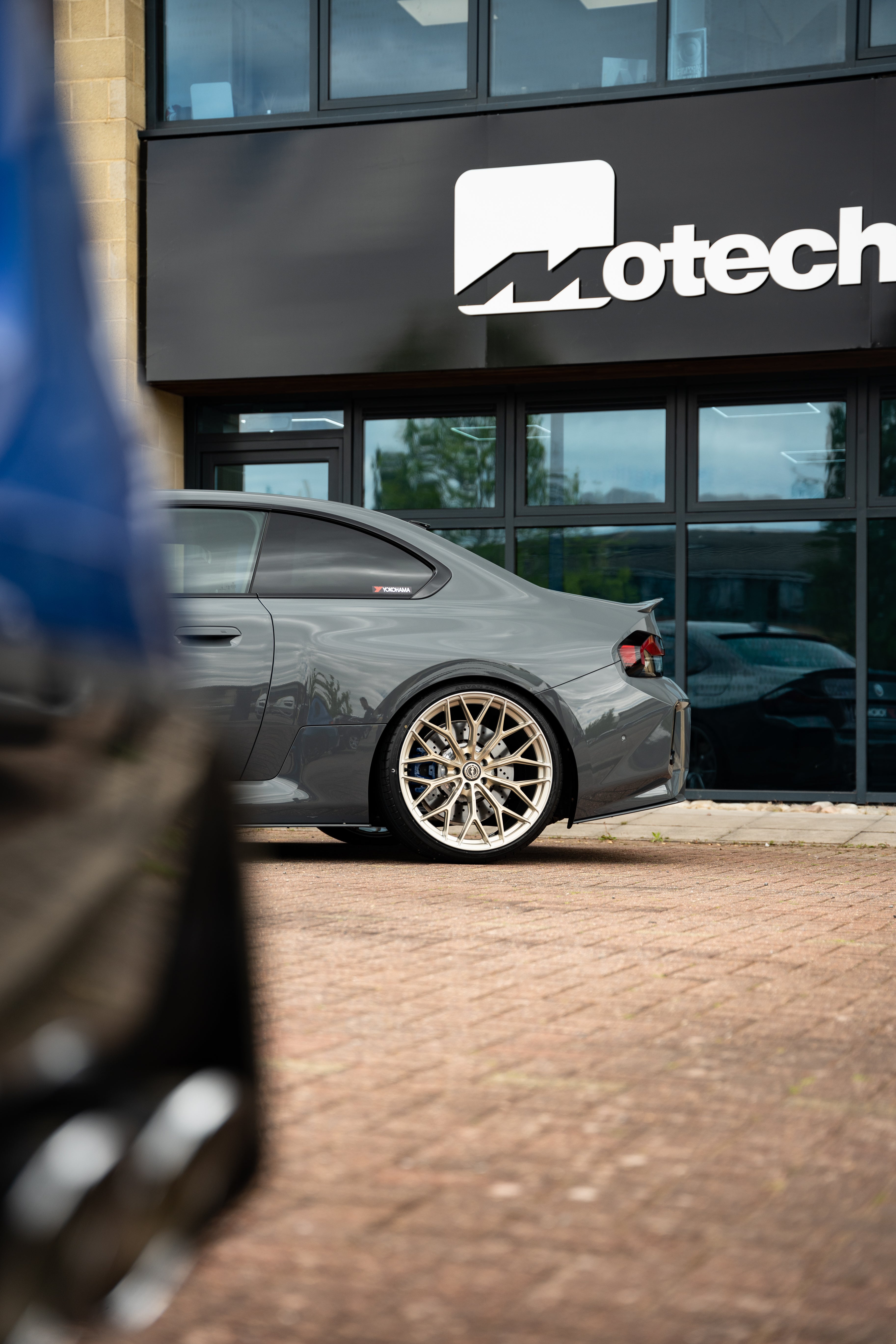 M2 G87 M-WX 20" Frozen Gold Motech Wheel