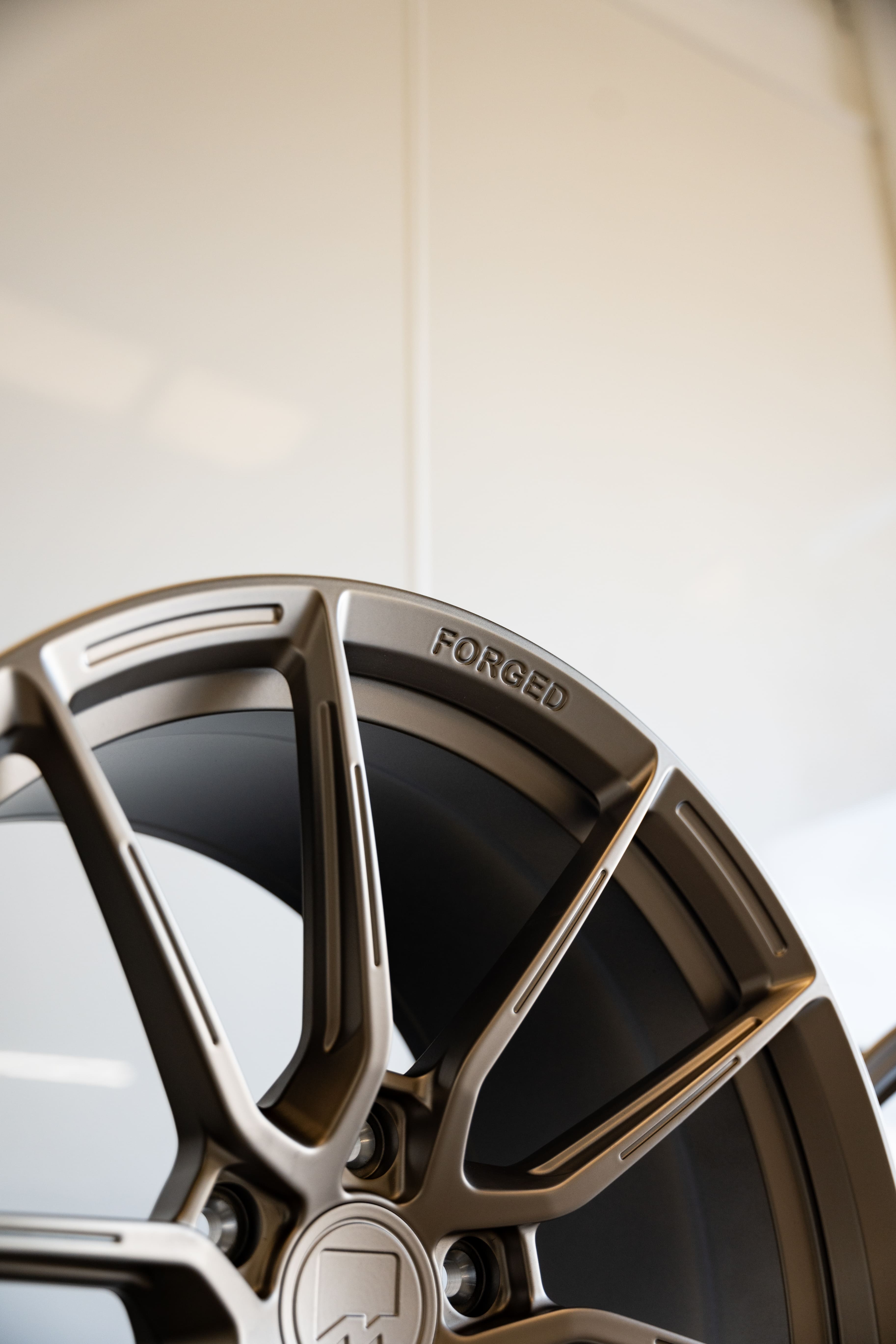 M2 G87 M-W4 19/20" Neodyme Gold Forged Wheels