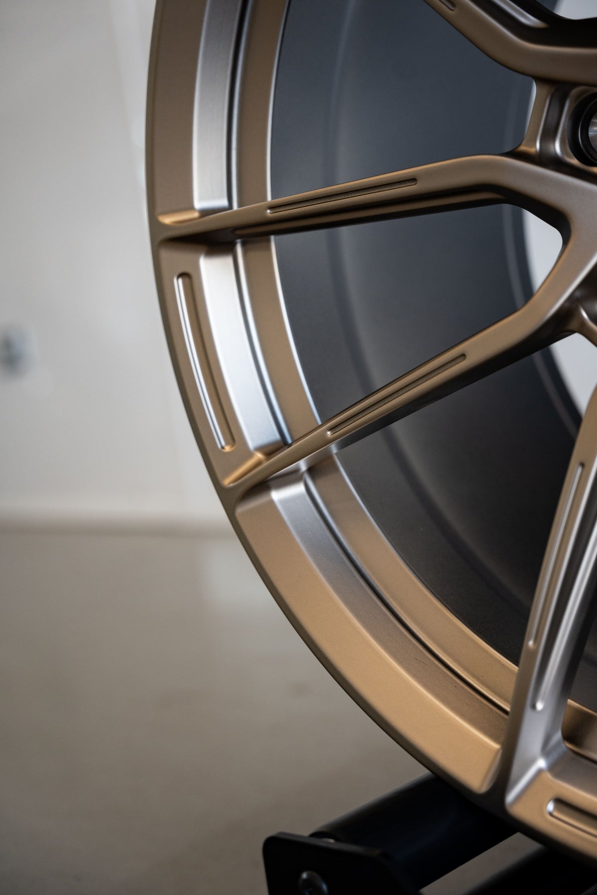 M4 G82 M-W4 19/20" Neodyme Gold Forged Wheels