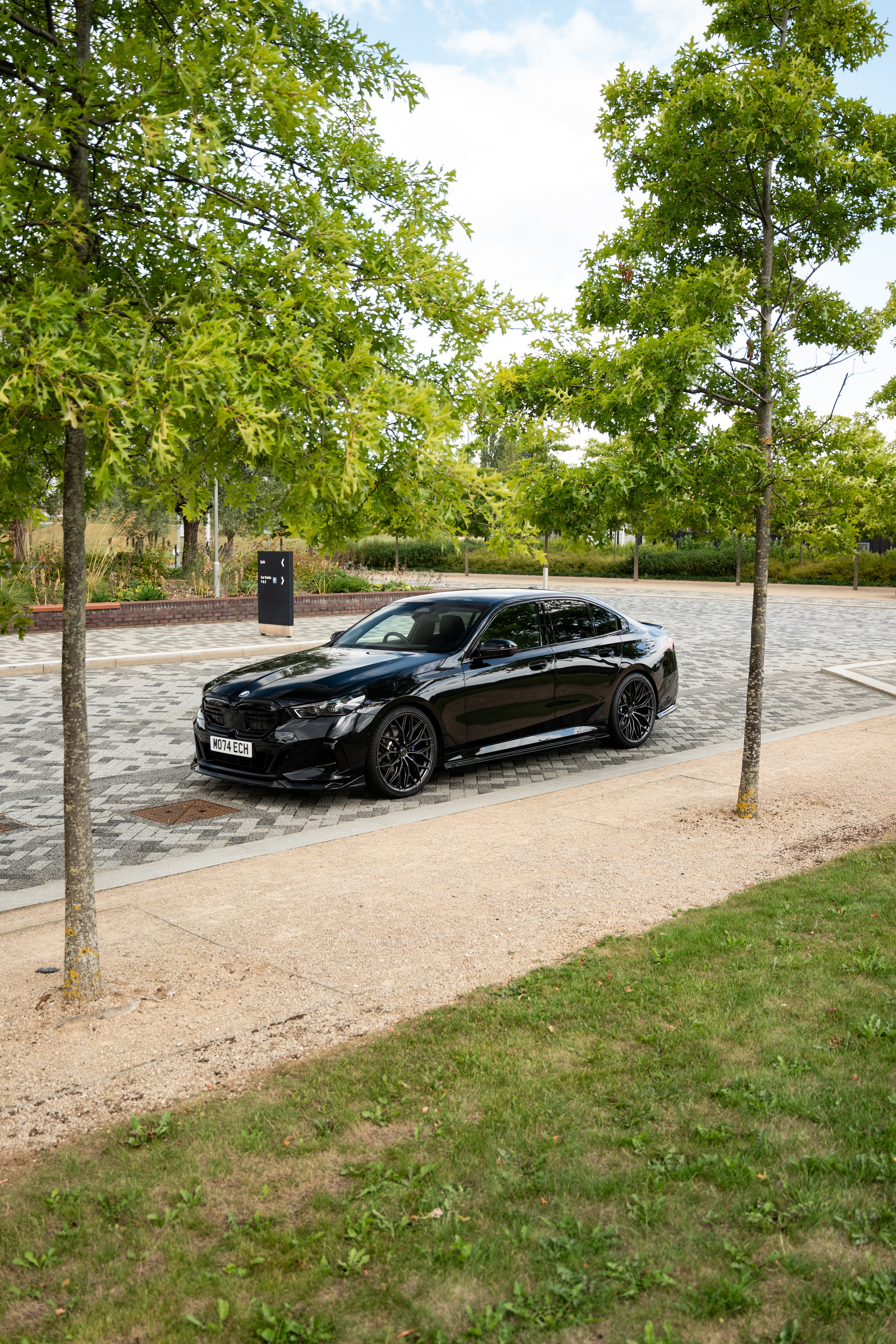 BMW G60 M Sport Maxton Design Side Skirts