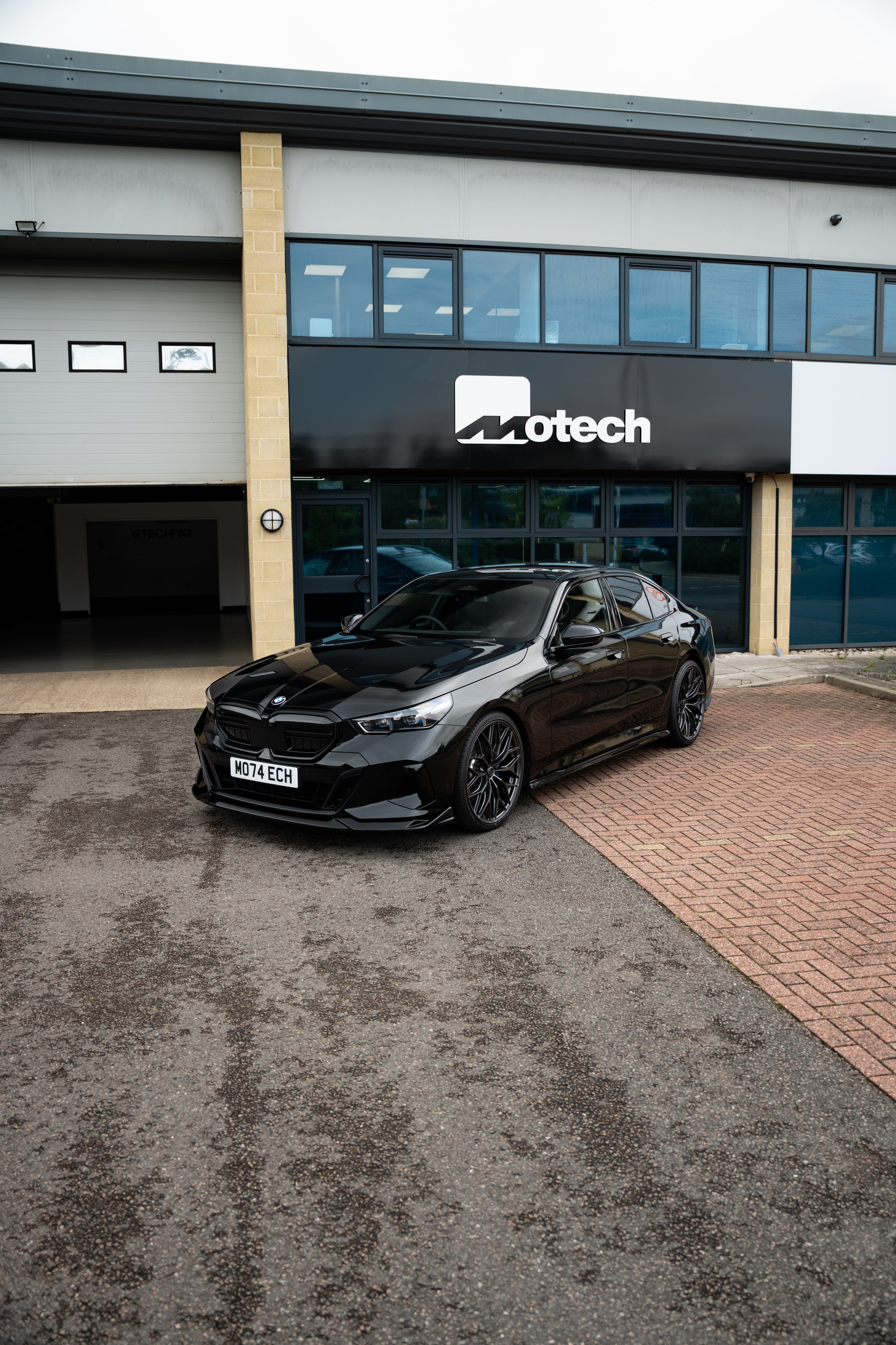 BMW G60 M Sport Maxton Design Side Skirts