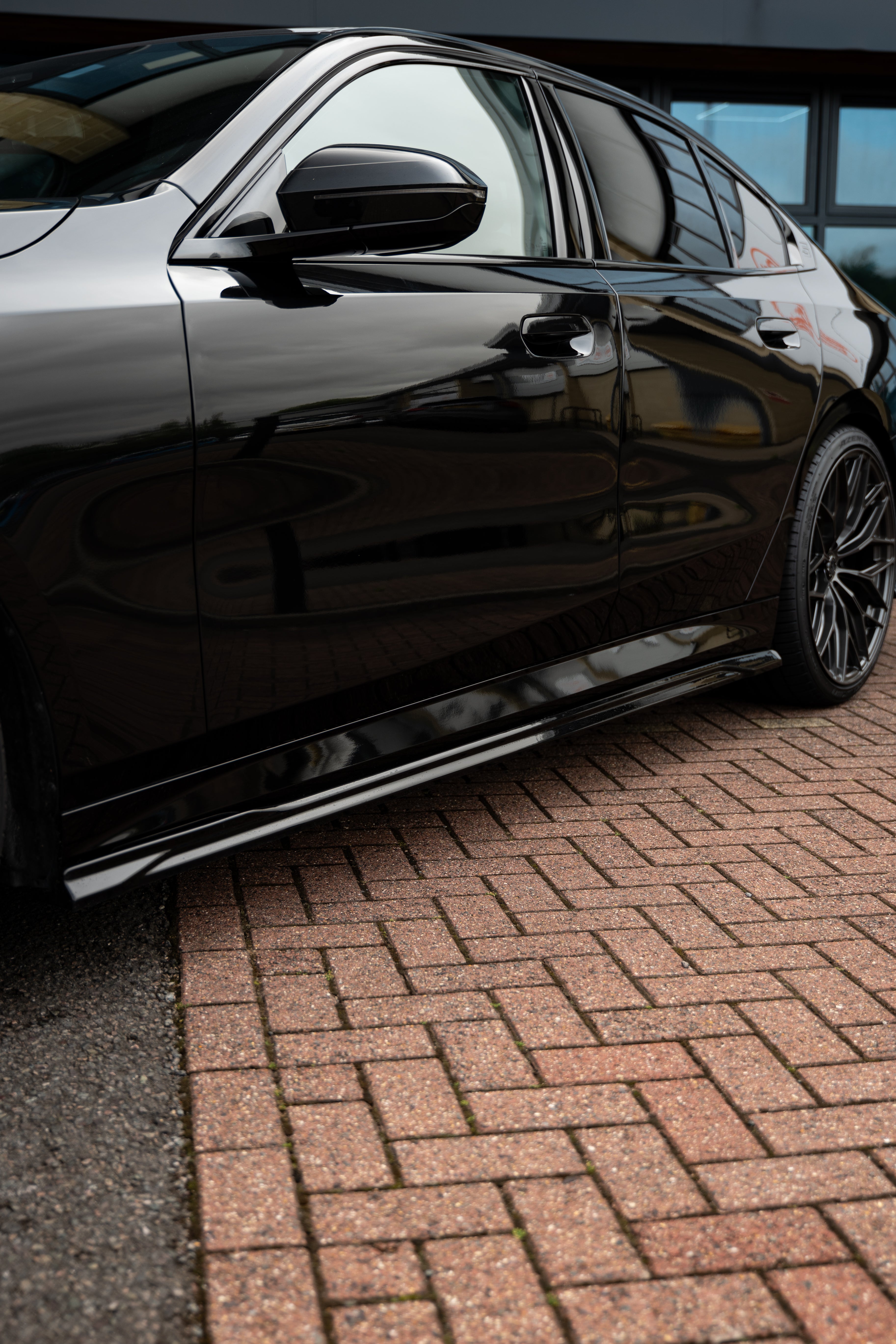 BMW G60 M Sport Maxton Design Side Skirts