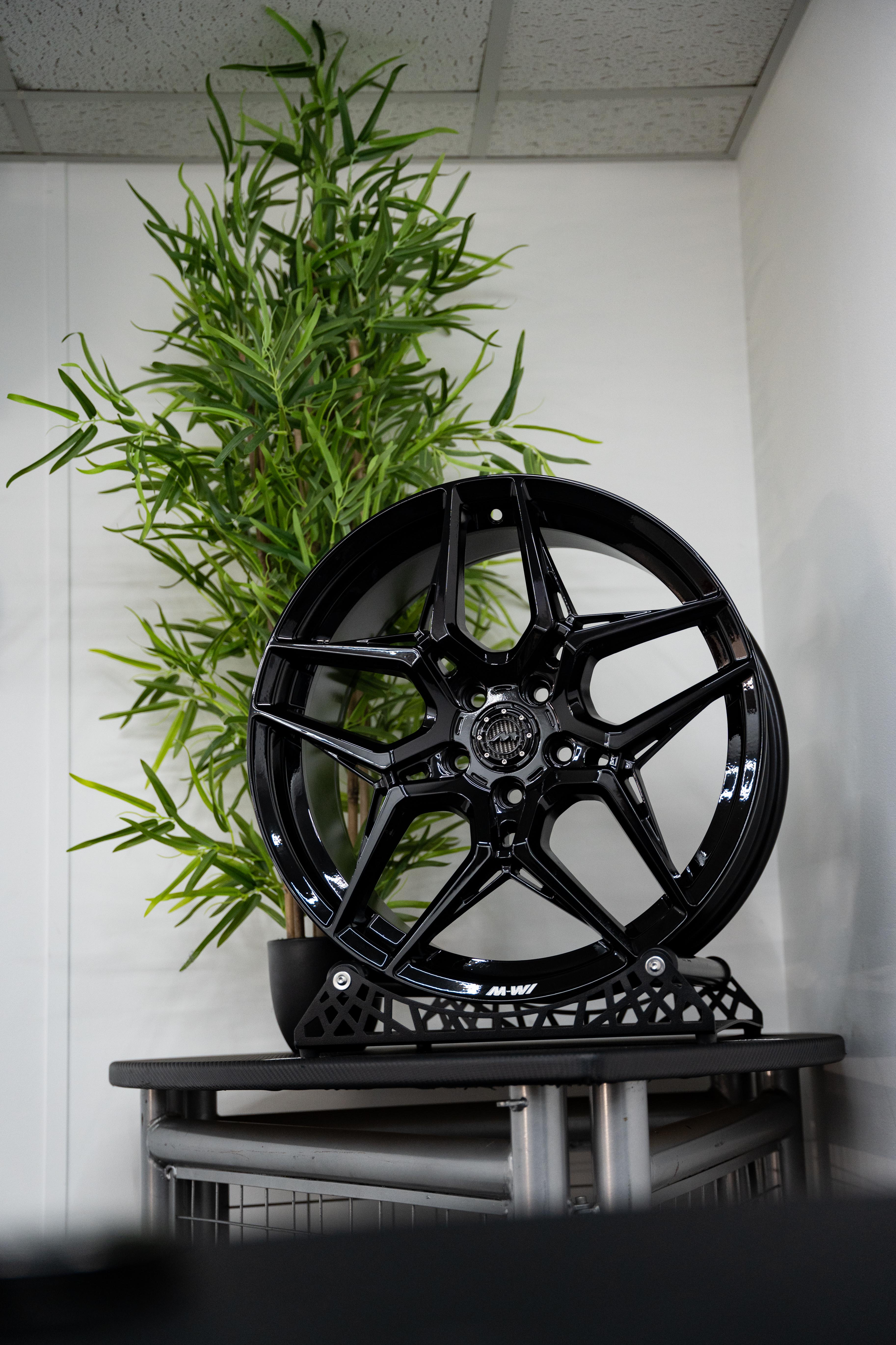 Mini F54 Clubman M-W1 19" Precision Black Motech Wheel