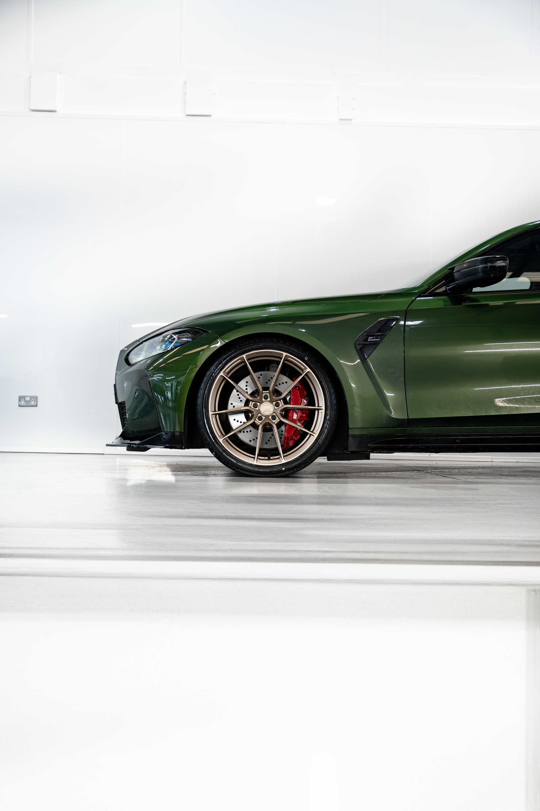 M3 G80 M-W4 19/20" Neodyme Gold Forged Wheels