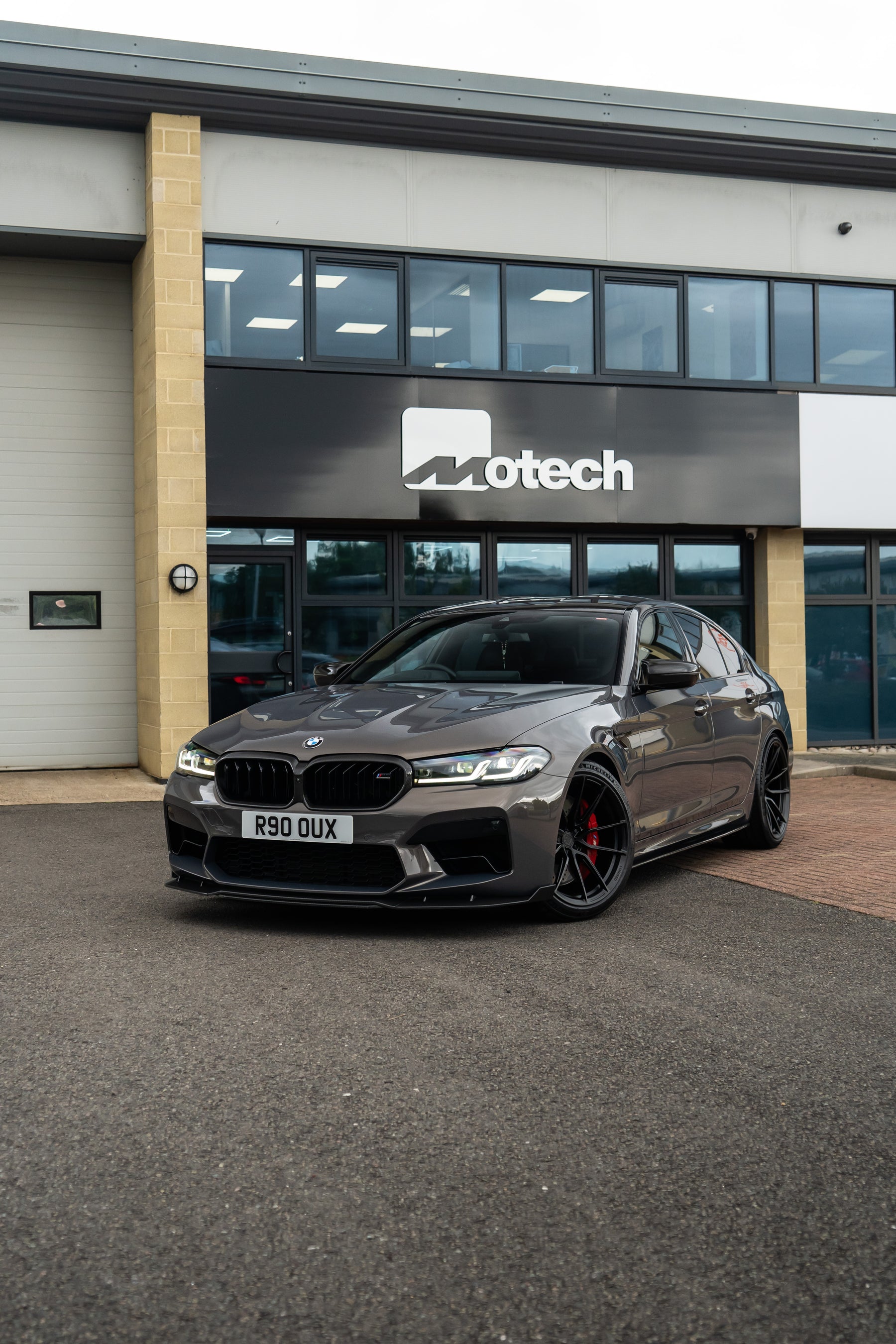 BMW F90 M5 Carbon Front Splitter