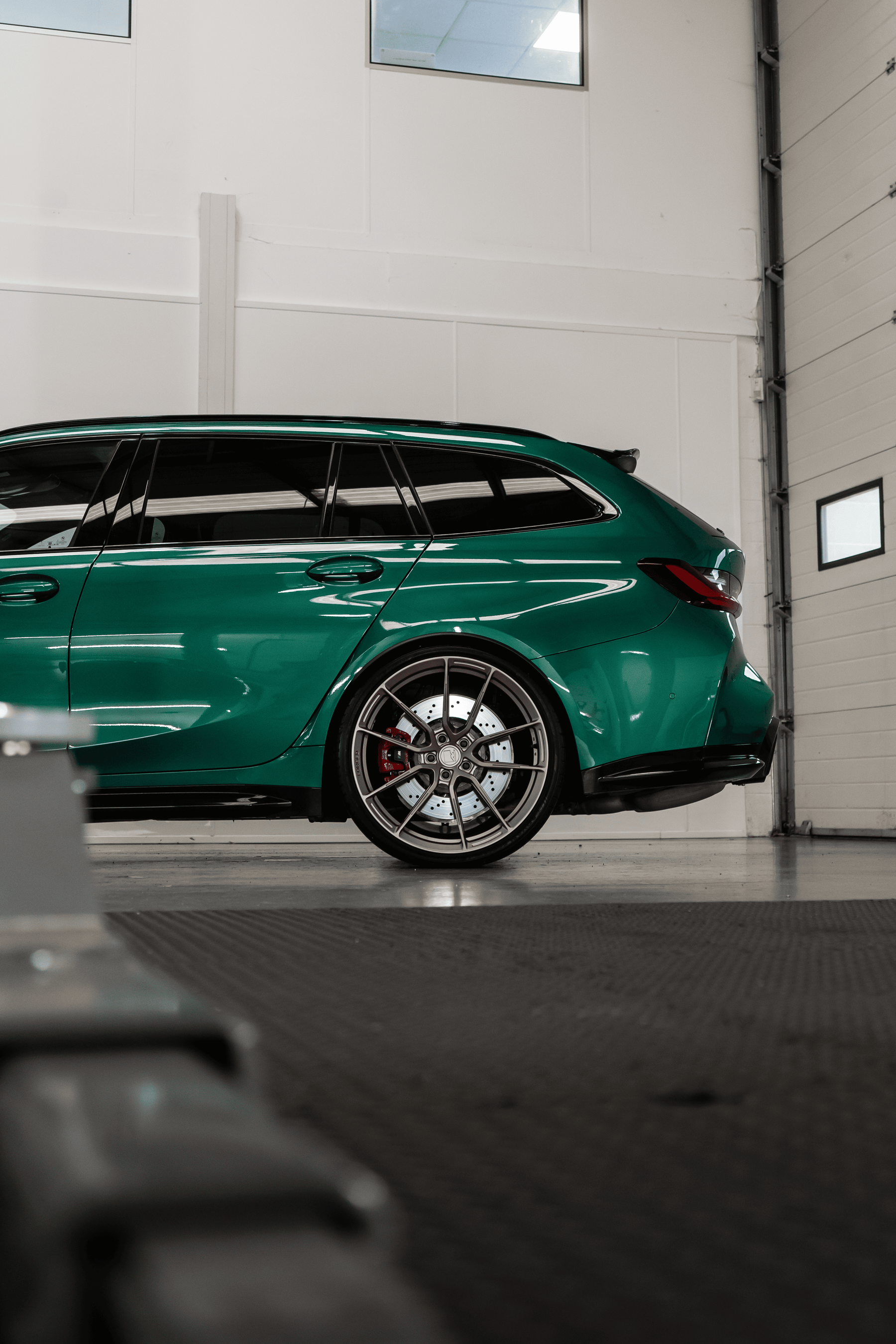 M3 G81 M-W4 20/21" Neodyme Gold Forged Wheels