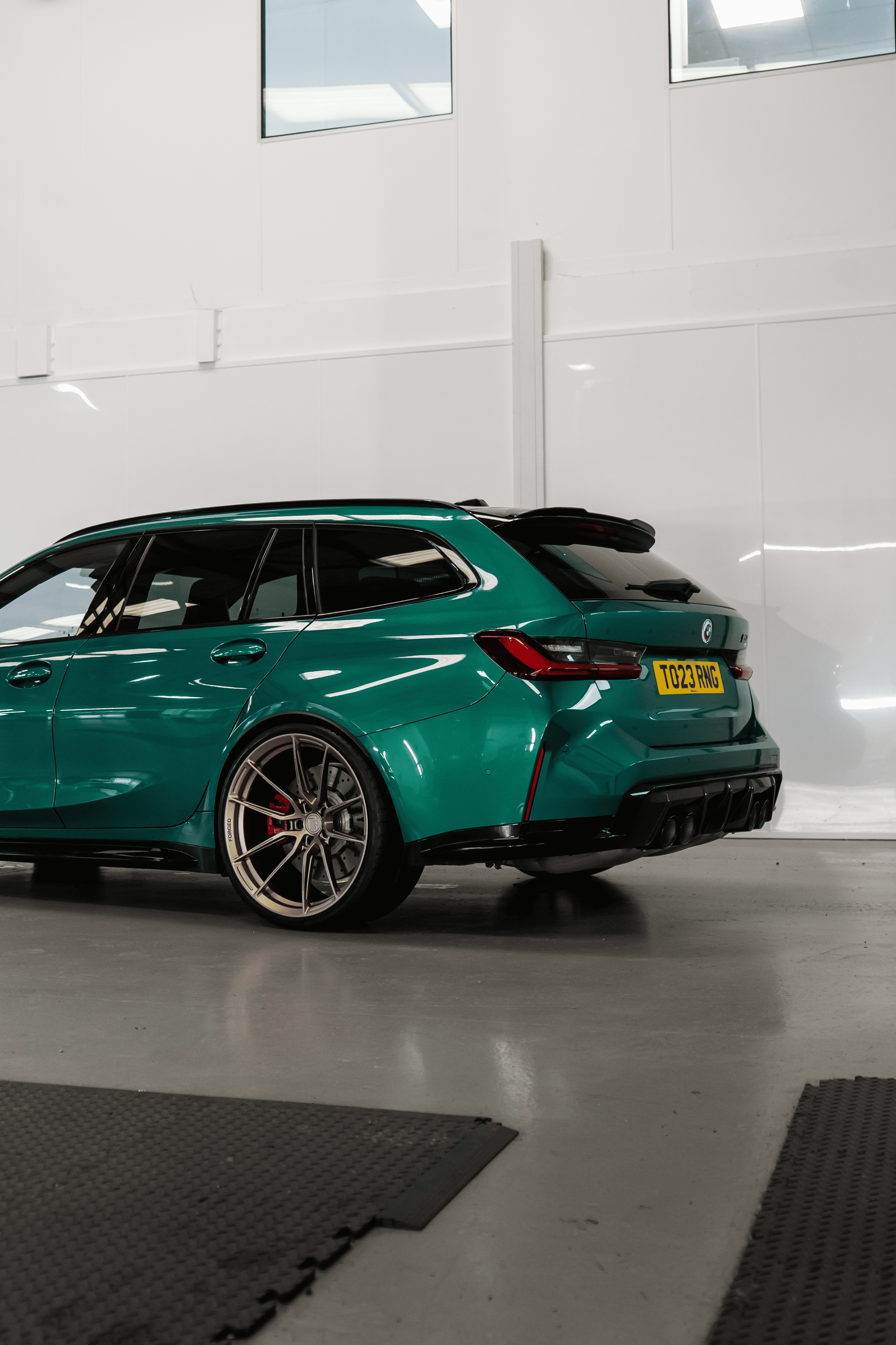 M3 G81 M-W4 20/21" Neodyme Gold Forged Wheels