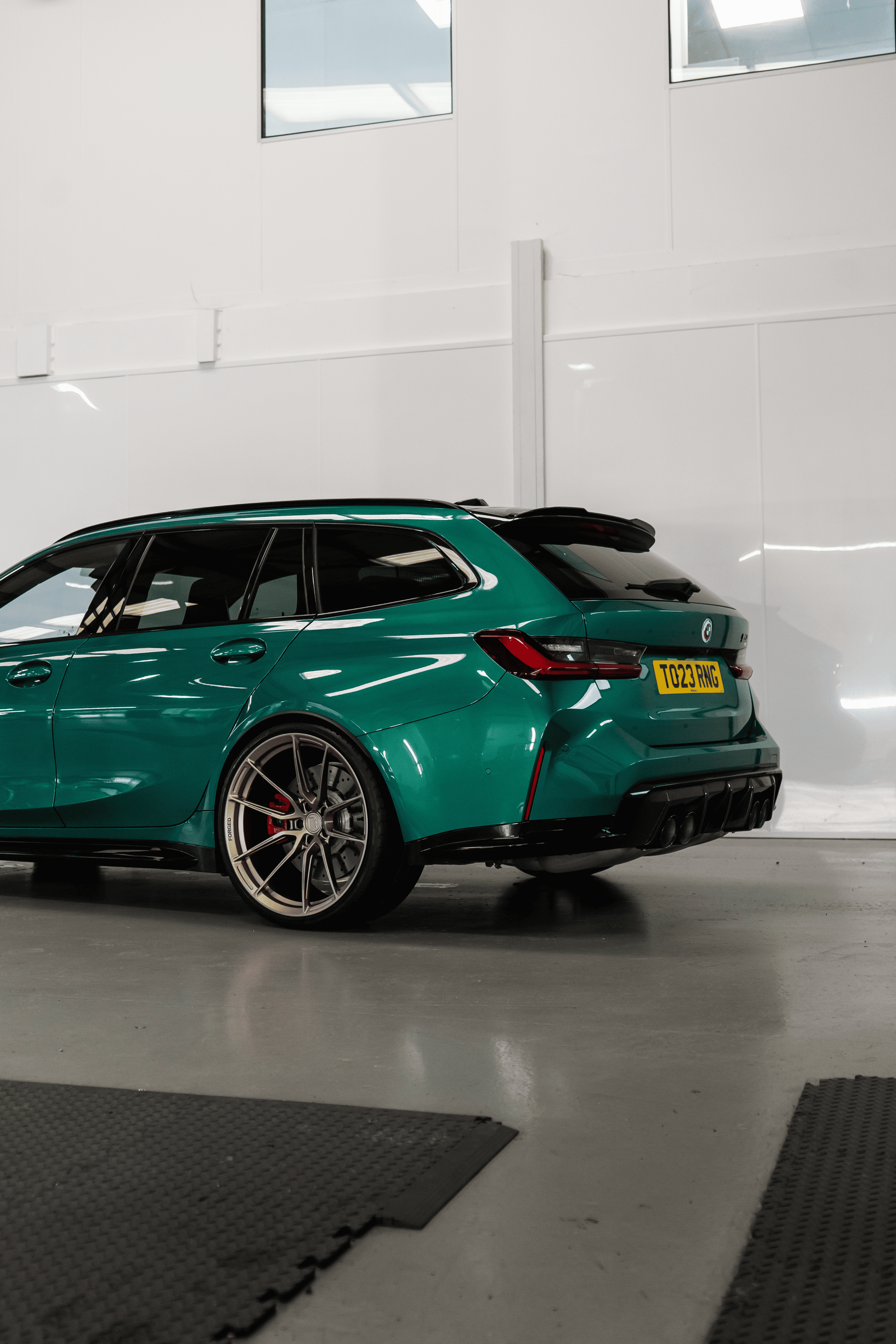 M3 G81 M-W4 20/21" Neodyme Gold Forged Wheels