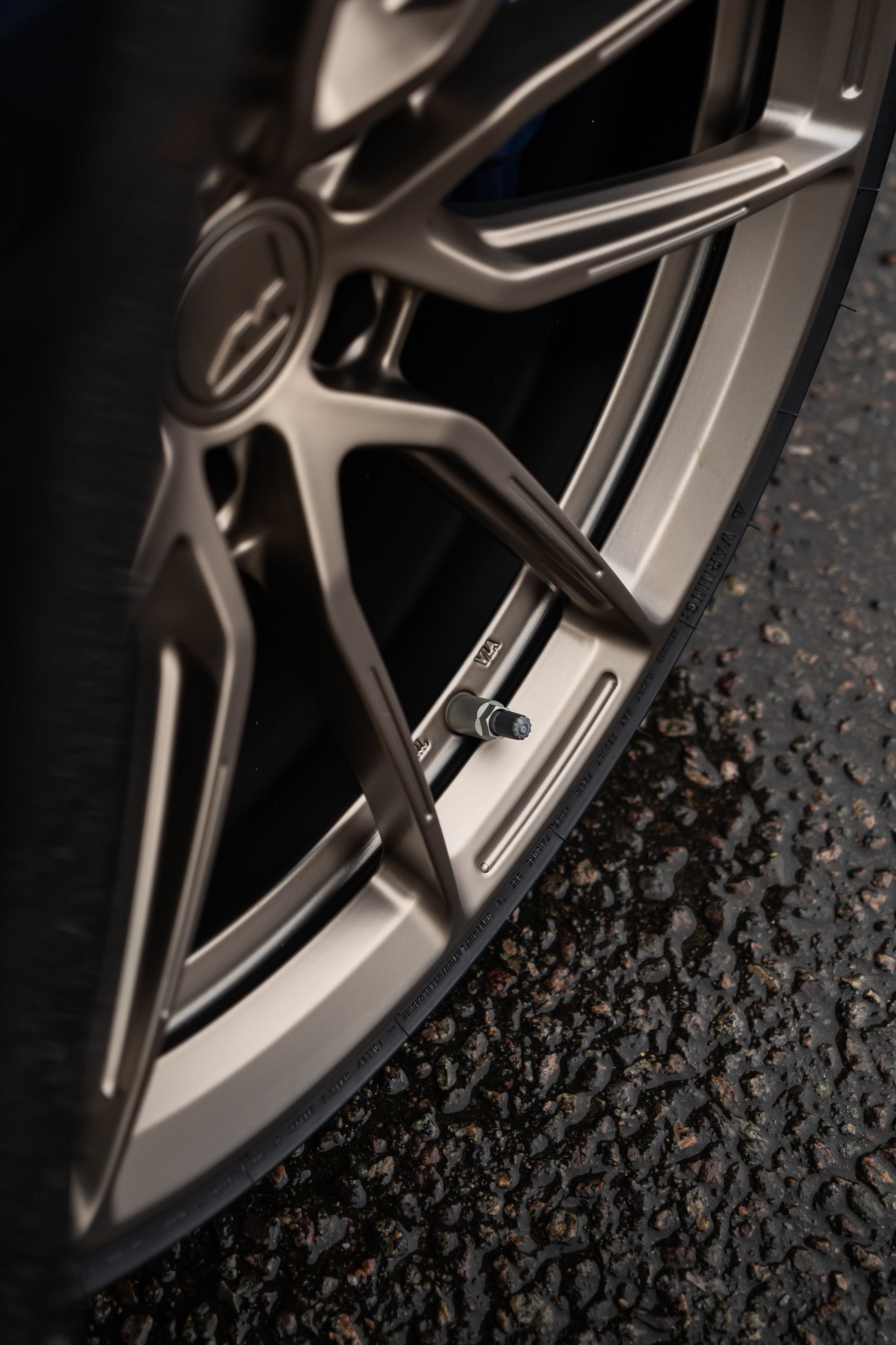 Porsche 992 Carrera/Carrera S/GTS M-W4 20/21" Neodyme Gold Forged Wheels