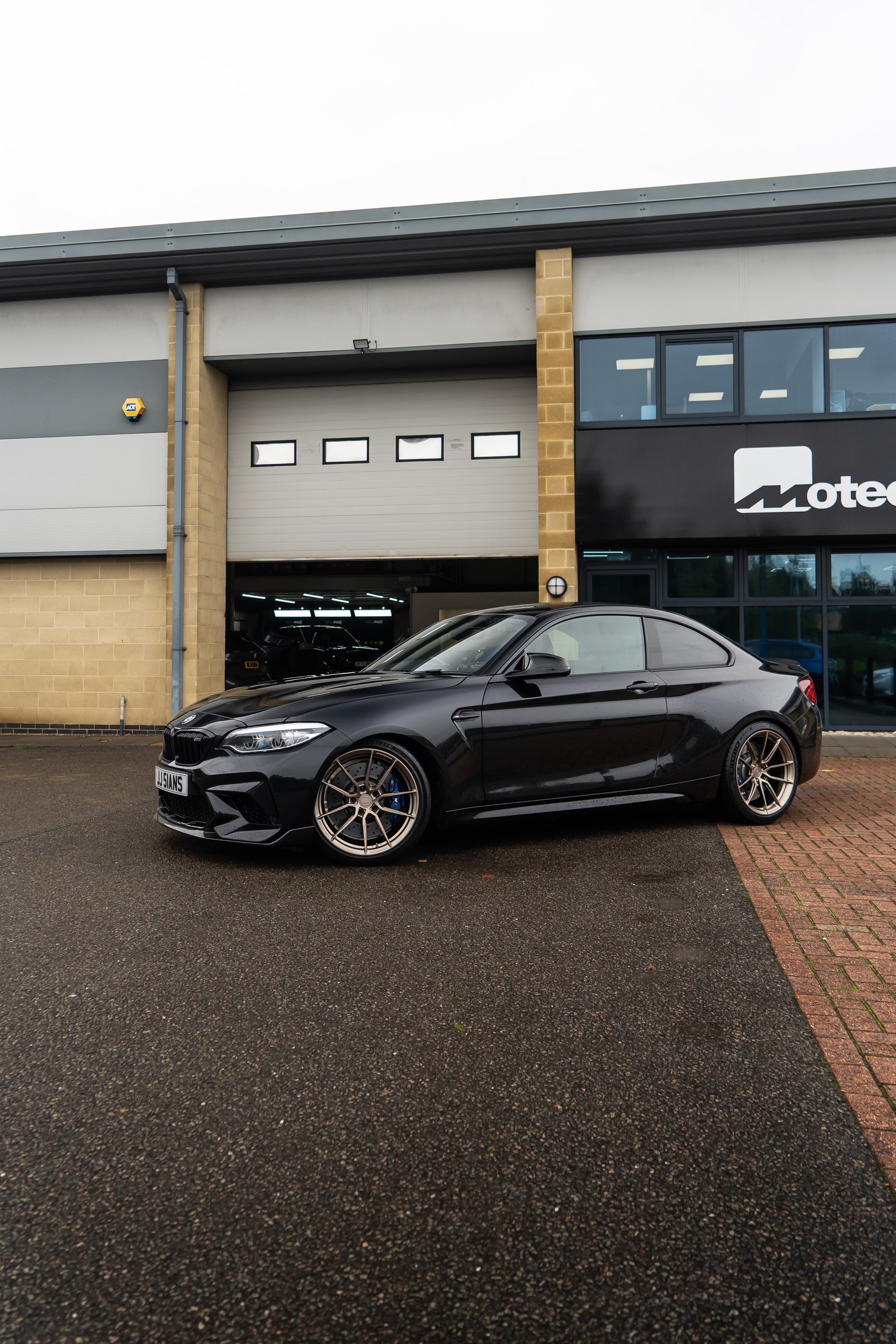 M2 F87 M-W4 19" Neodyme Gold Forged Wheels