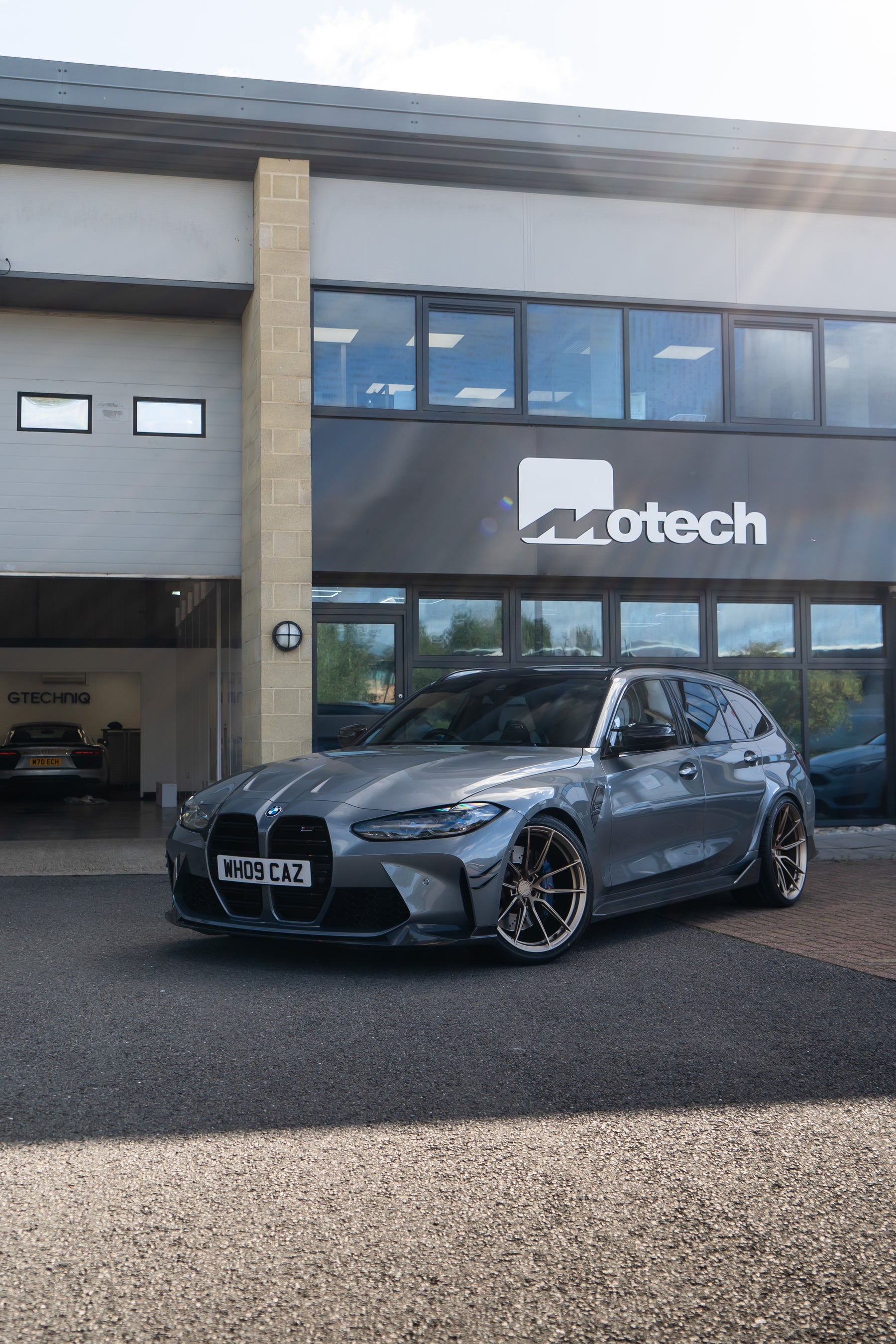 M3 G81 M-W4 20/21" Neodyme Gold Forged Wheels