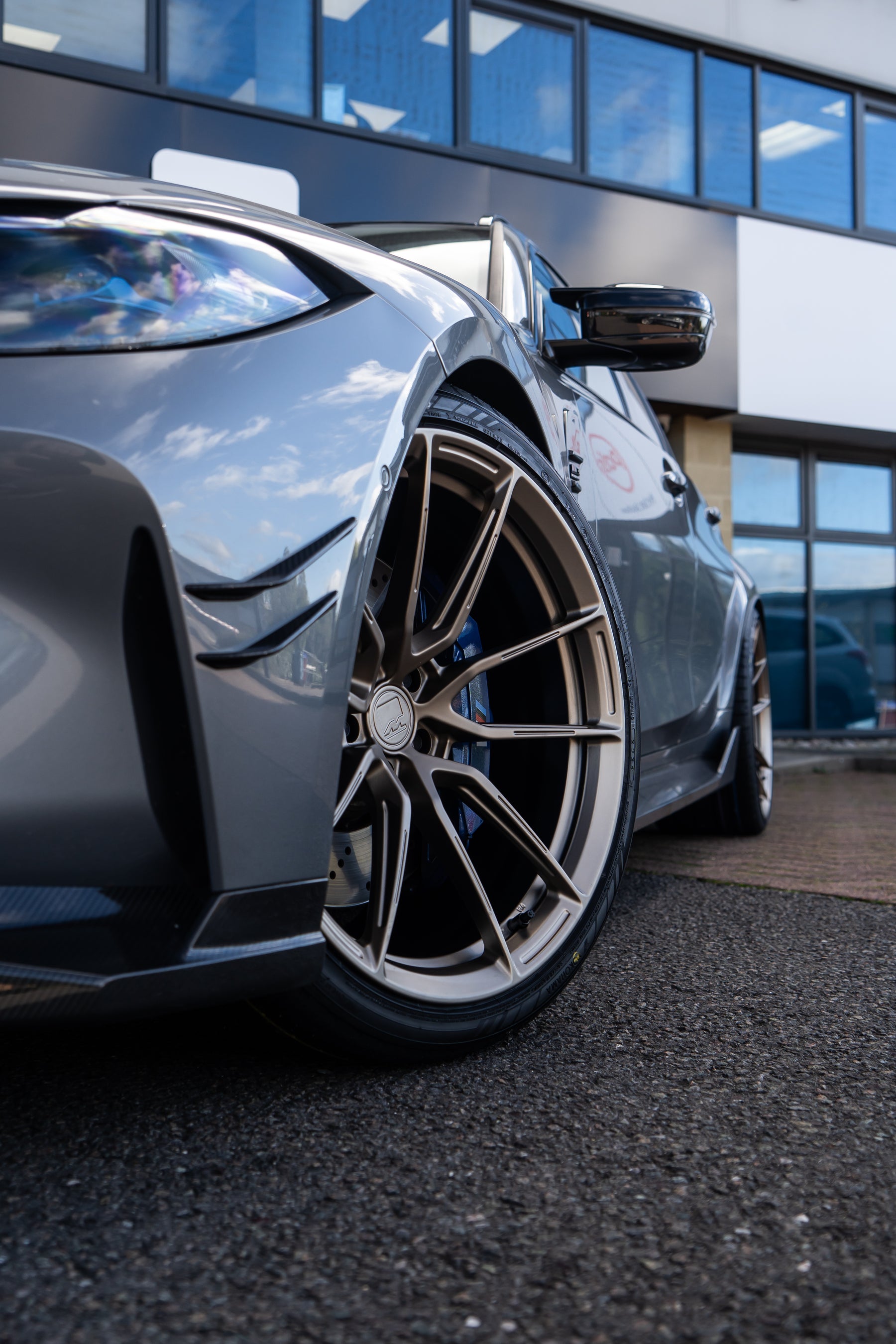 M3 G81 M-W4 20/21" Neodyme Gold Forged Wheels