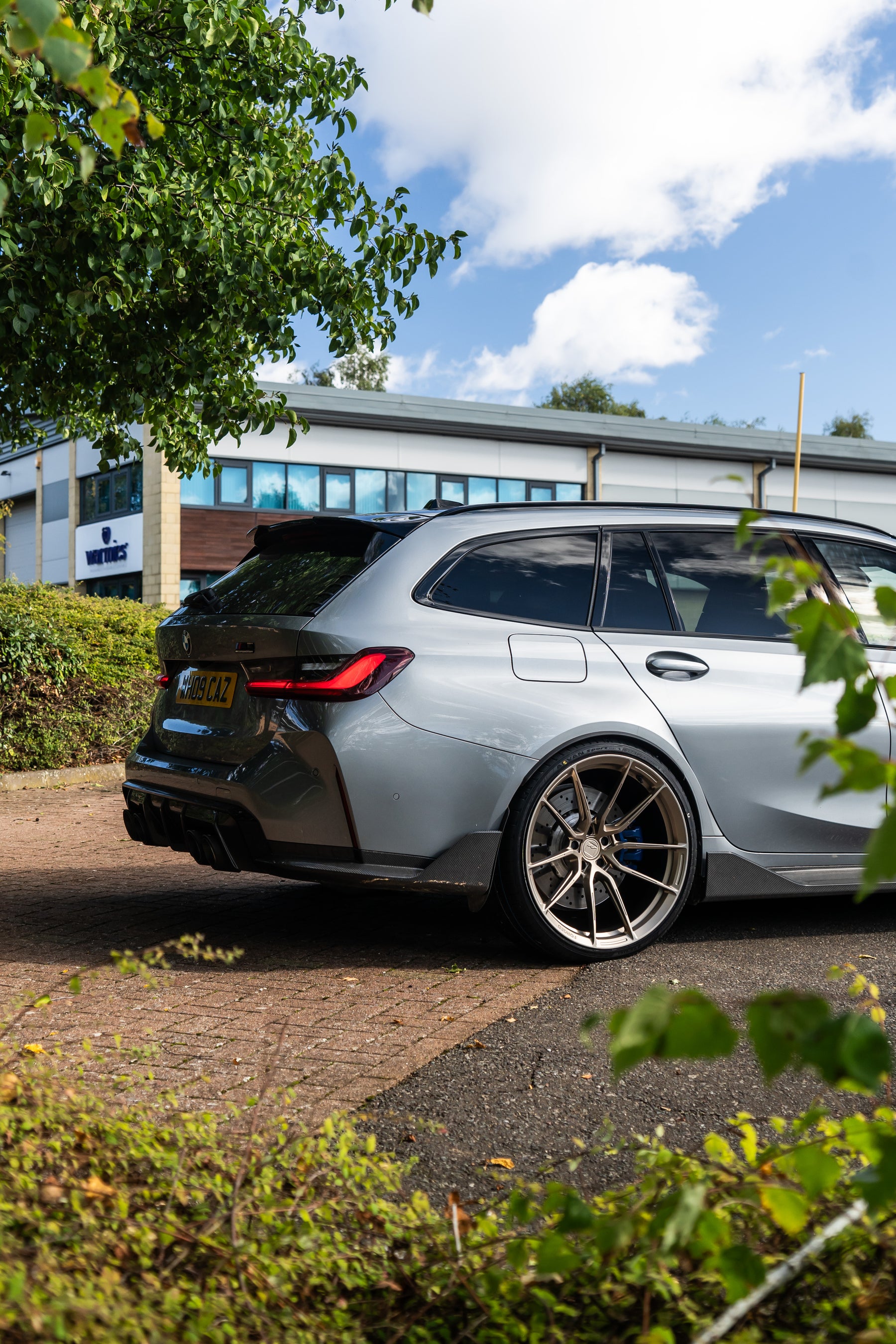 M3 G81 M-W4 20/21" Neodyme Gold Forged Wheels