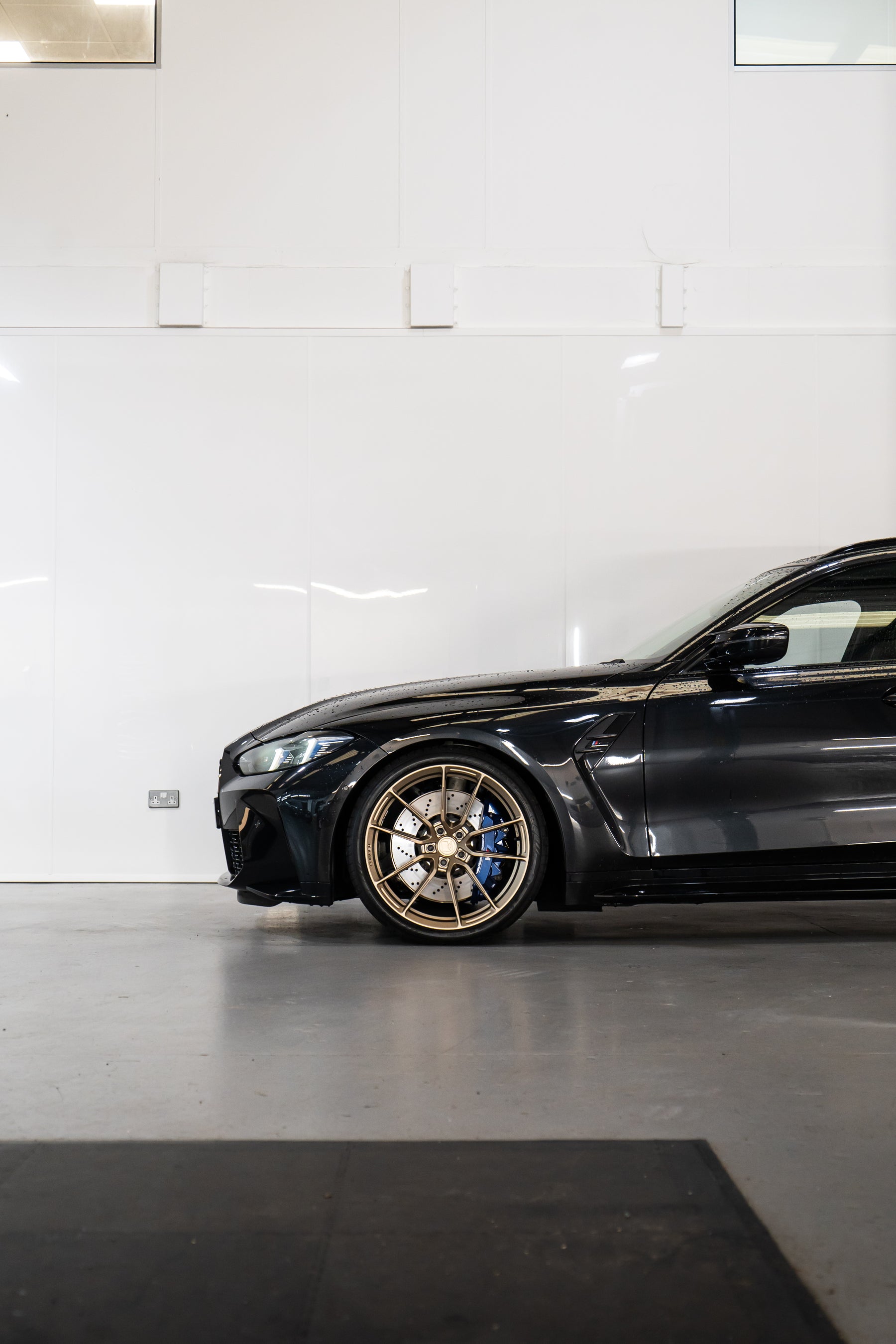 M3 G81 M-W4 20/21" Neodyme Gold Forged Wheels