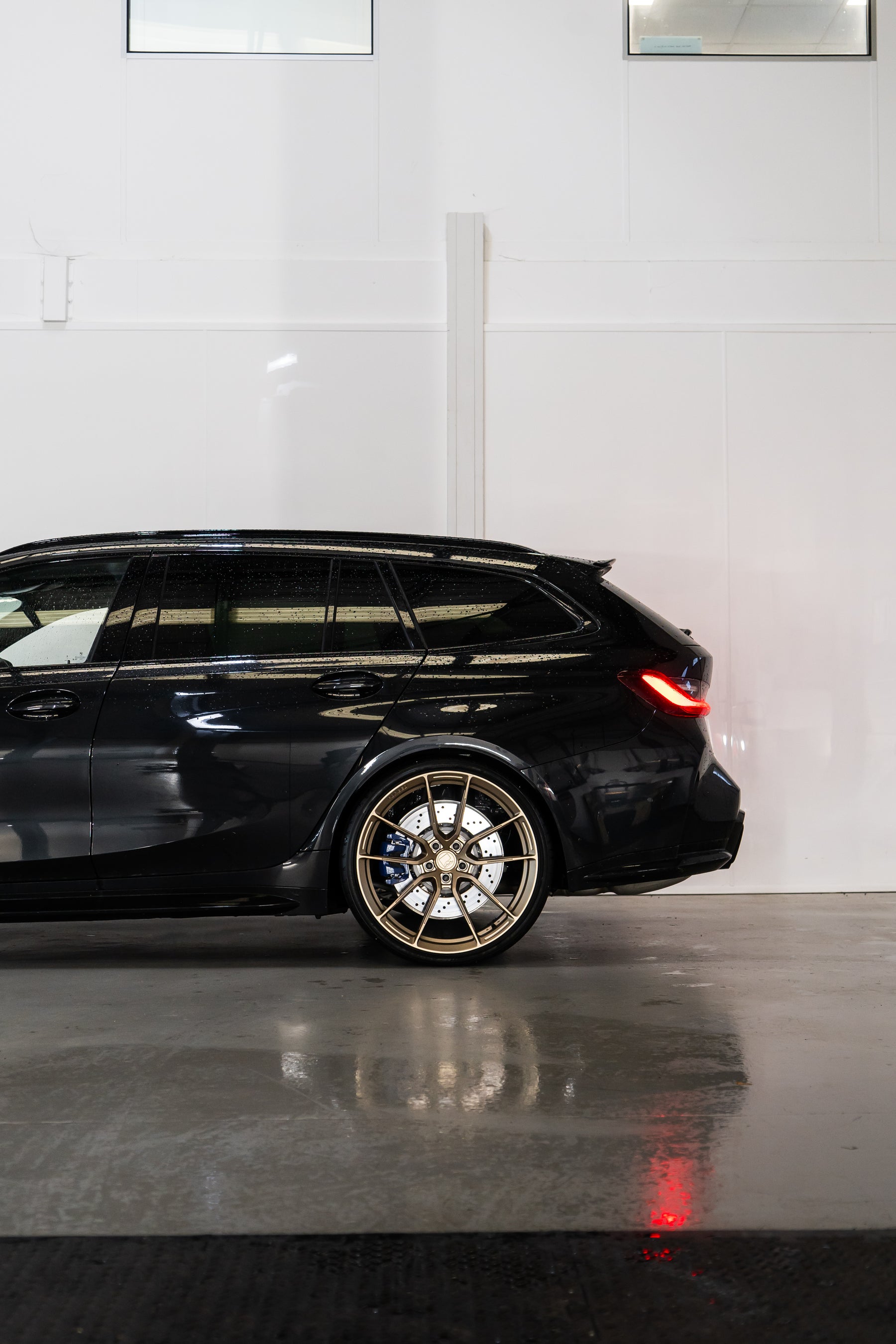 M3 G81 M-W4 20/21" Neodyme Gold Forged Wheels