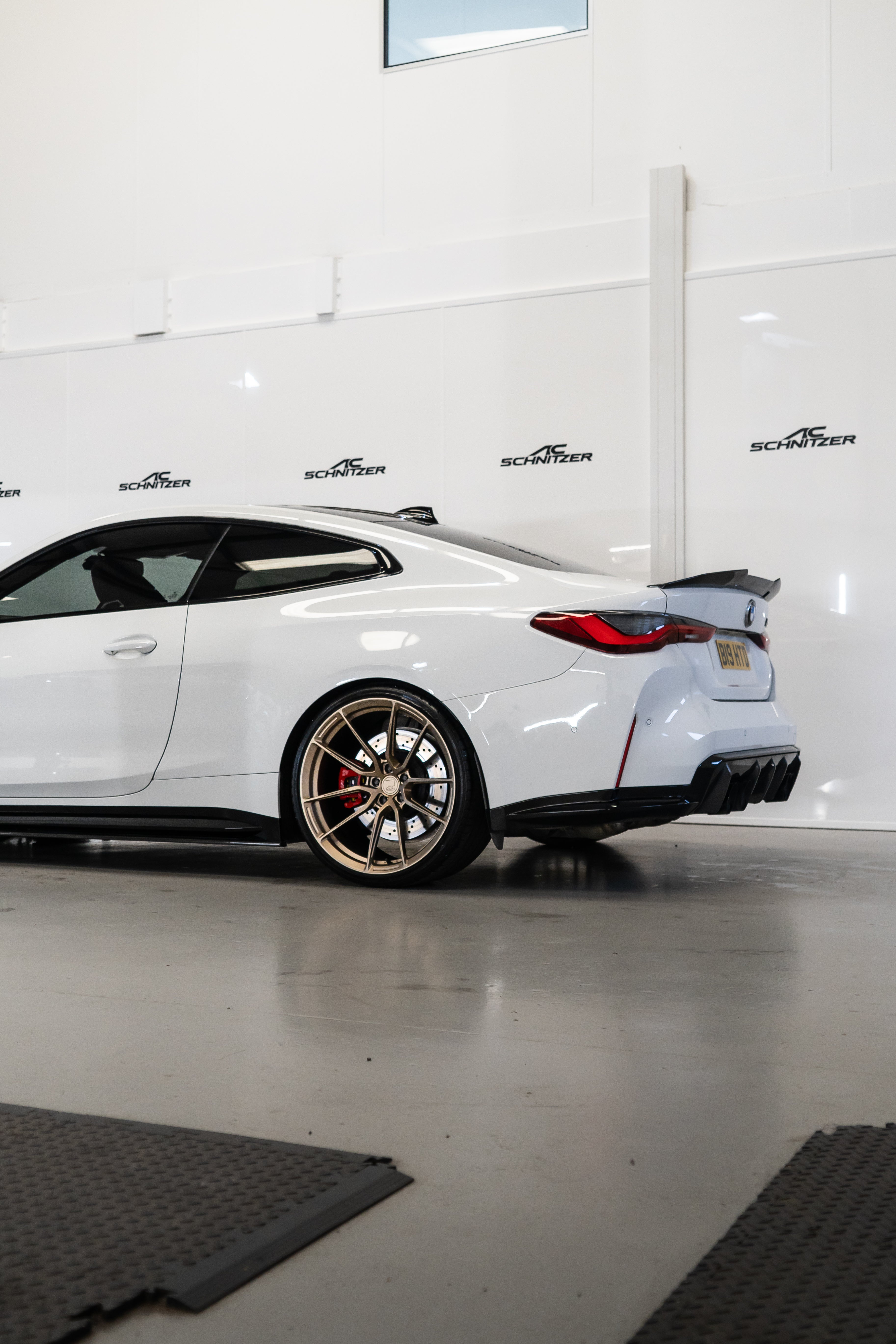 M4 G82 M-W4 20 / 21" Neodyme Gold Forged Wheels