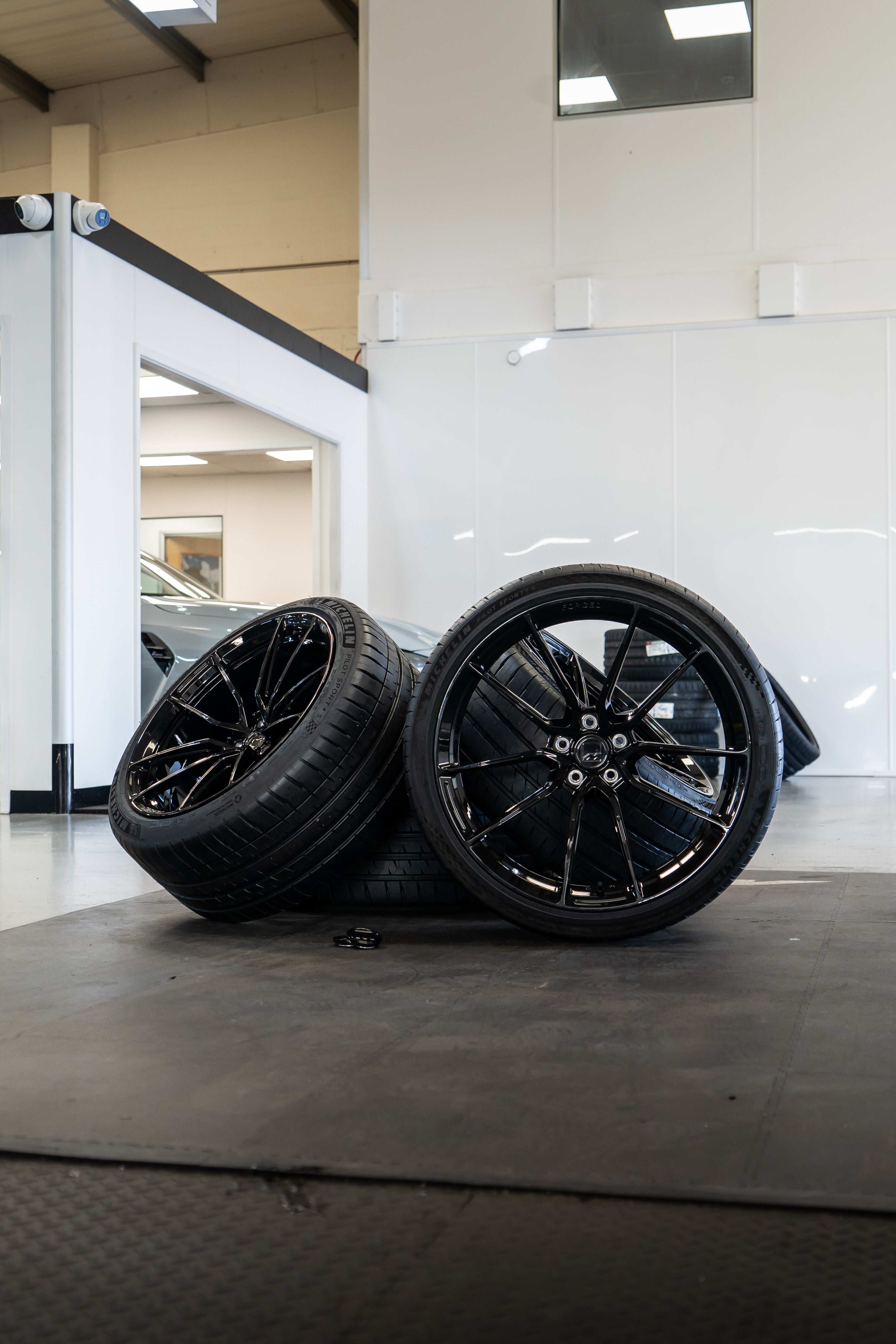 M5 F90 M-W4 19/20" Precision Black Forged Wheels