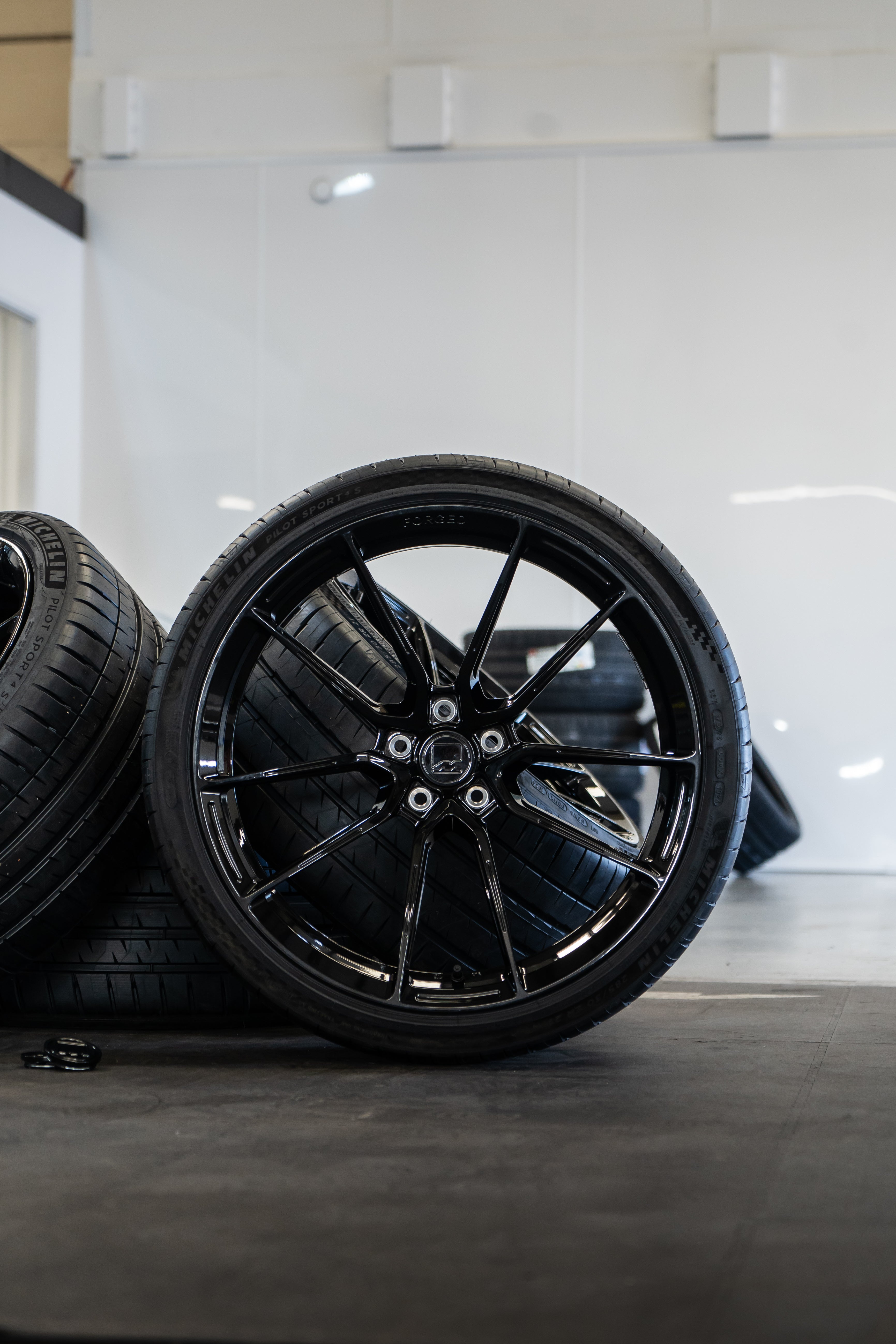 M5 F90 M-W4 19/20" Precision Black Forged Wheels