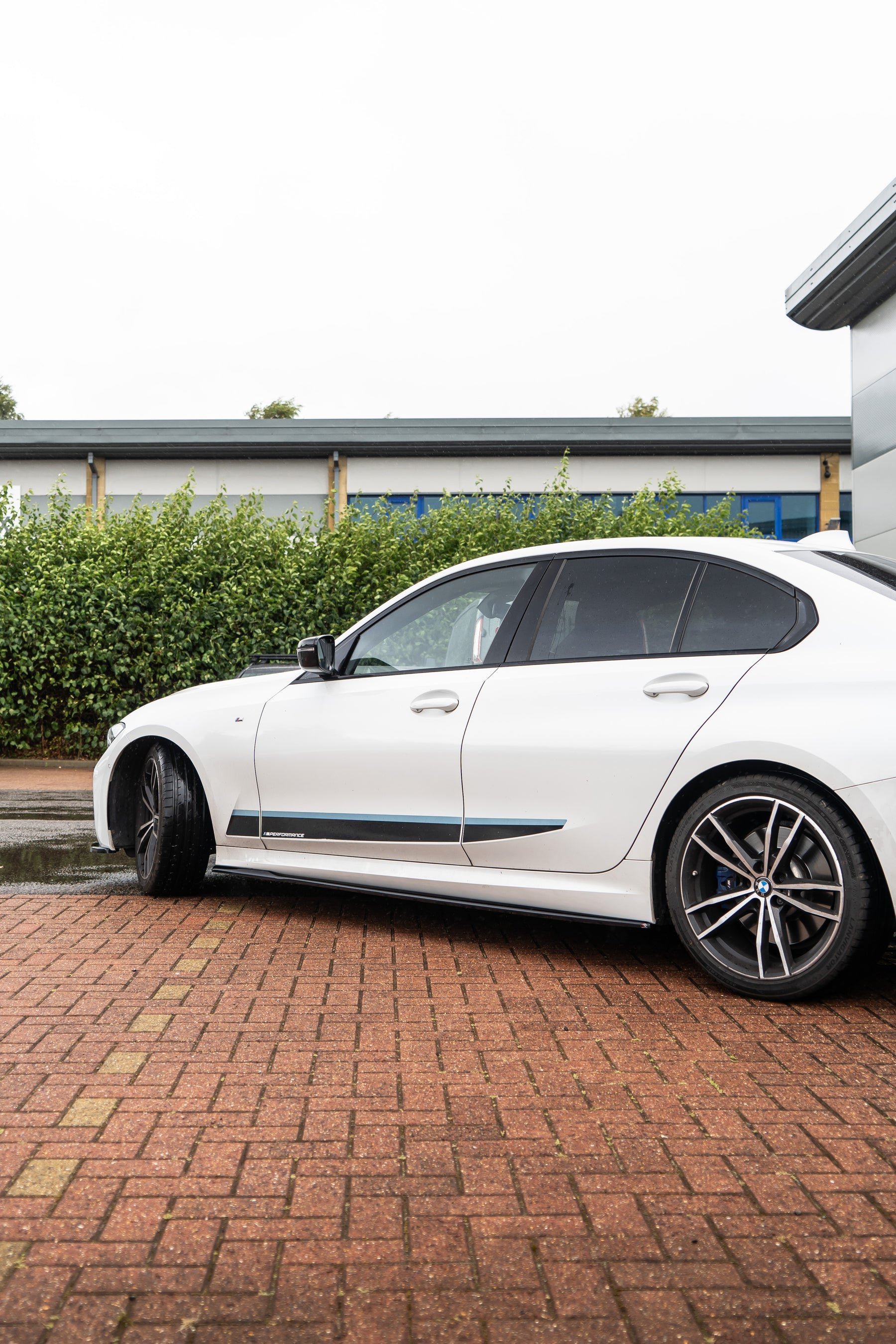 BMW G20 G21 LCI Saloon Maxton Design Side Skirts