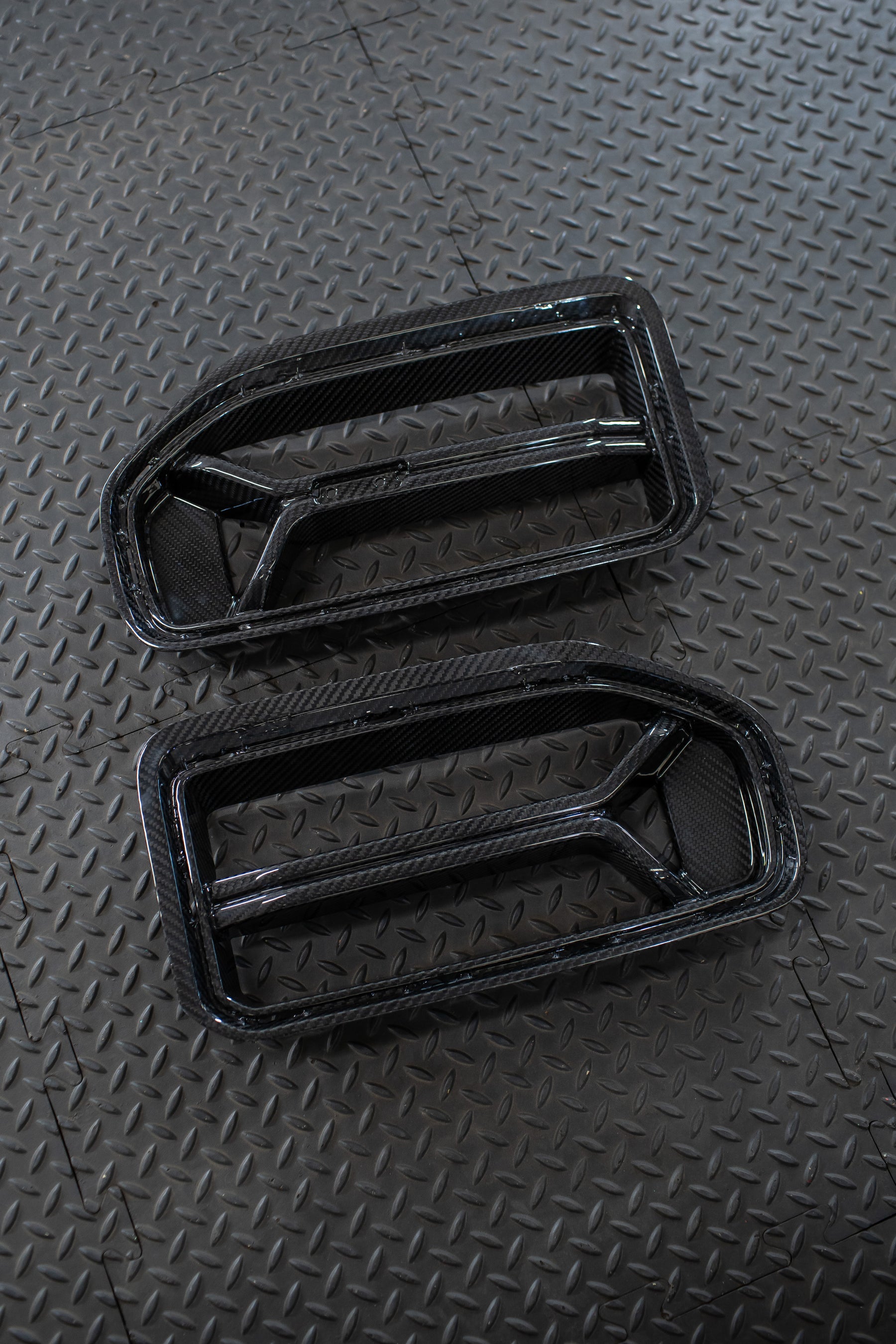 BMW G87 M2 Carbon Kidney Grilles
