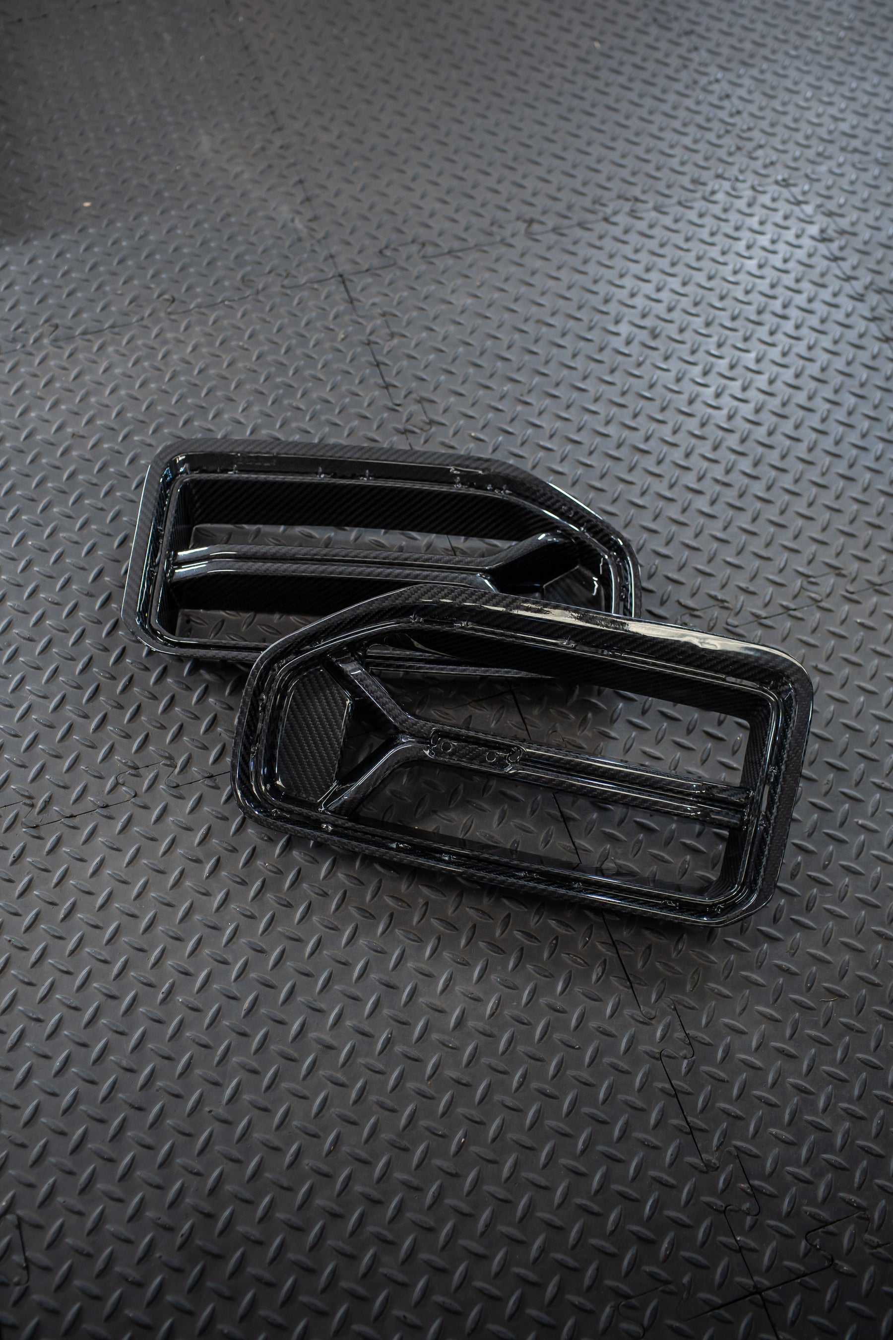 BMW G87 M2 Carbon Kidney Grilles
