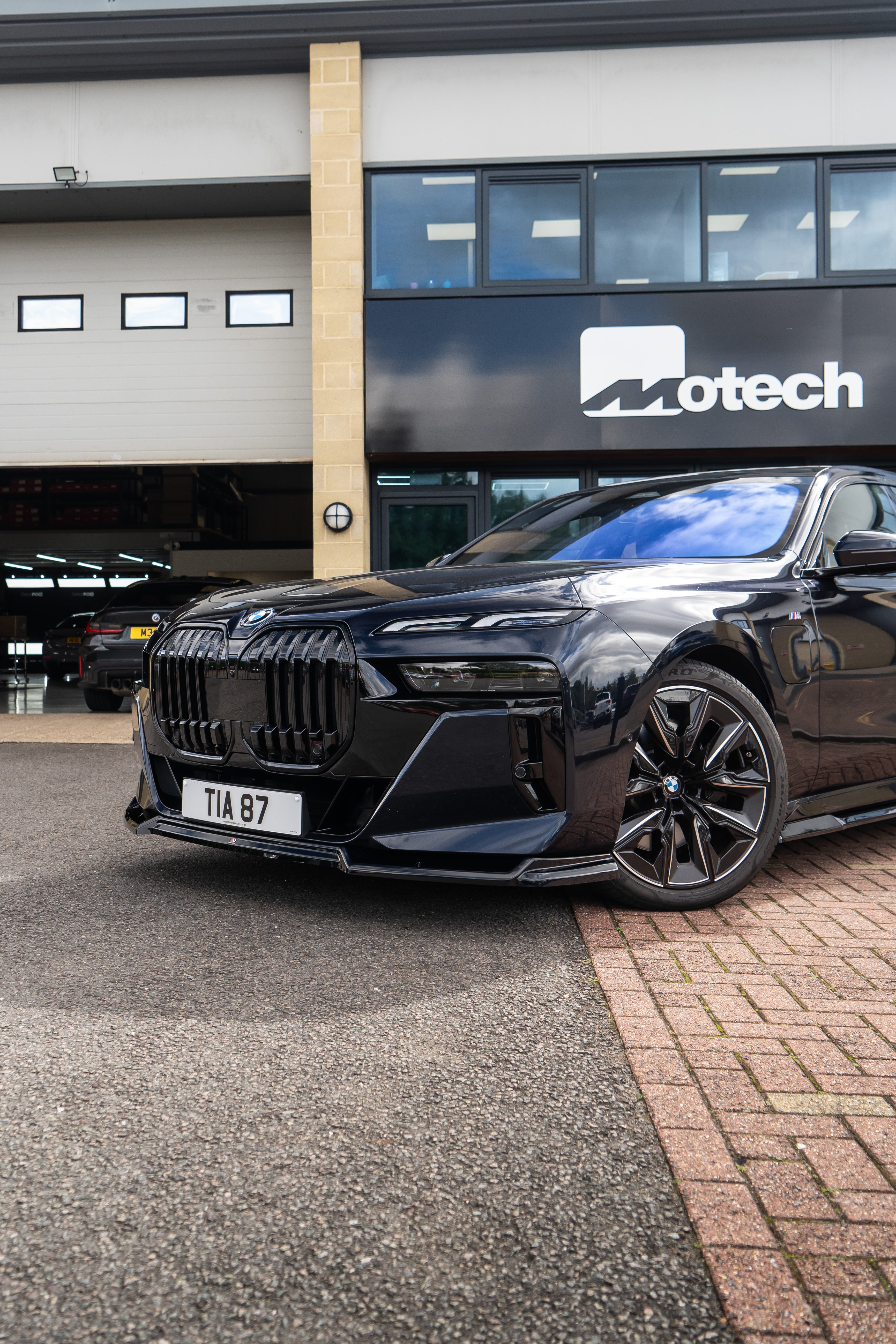 BMW G70 7 Series 740d Maxton Design Body Kit