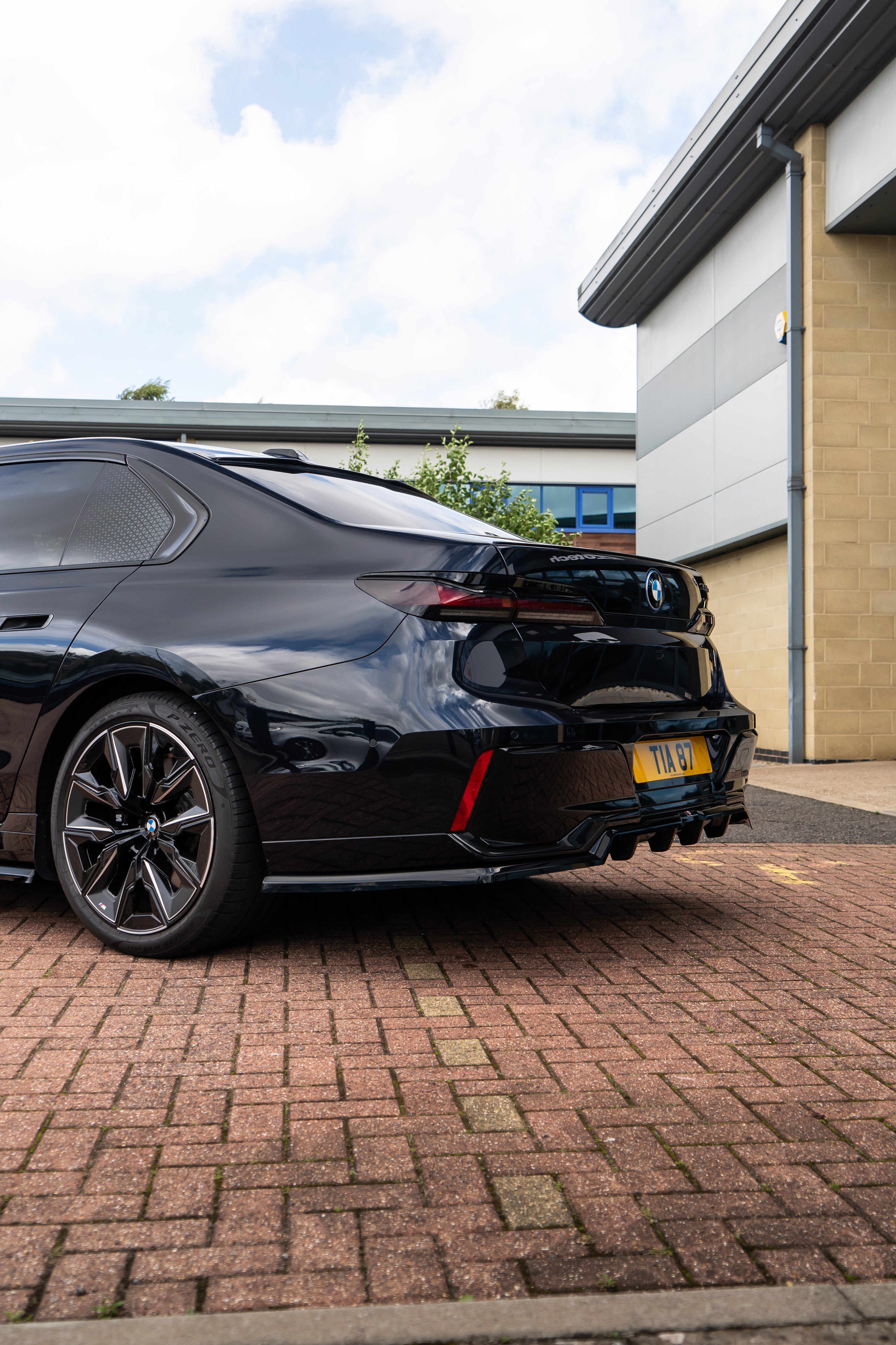 BMW G70 7 Series 740d Maxton Design Body Kit