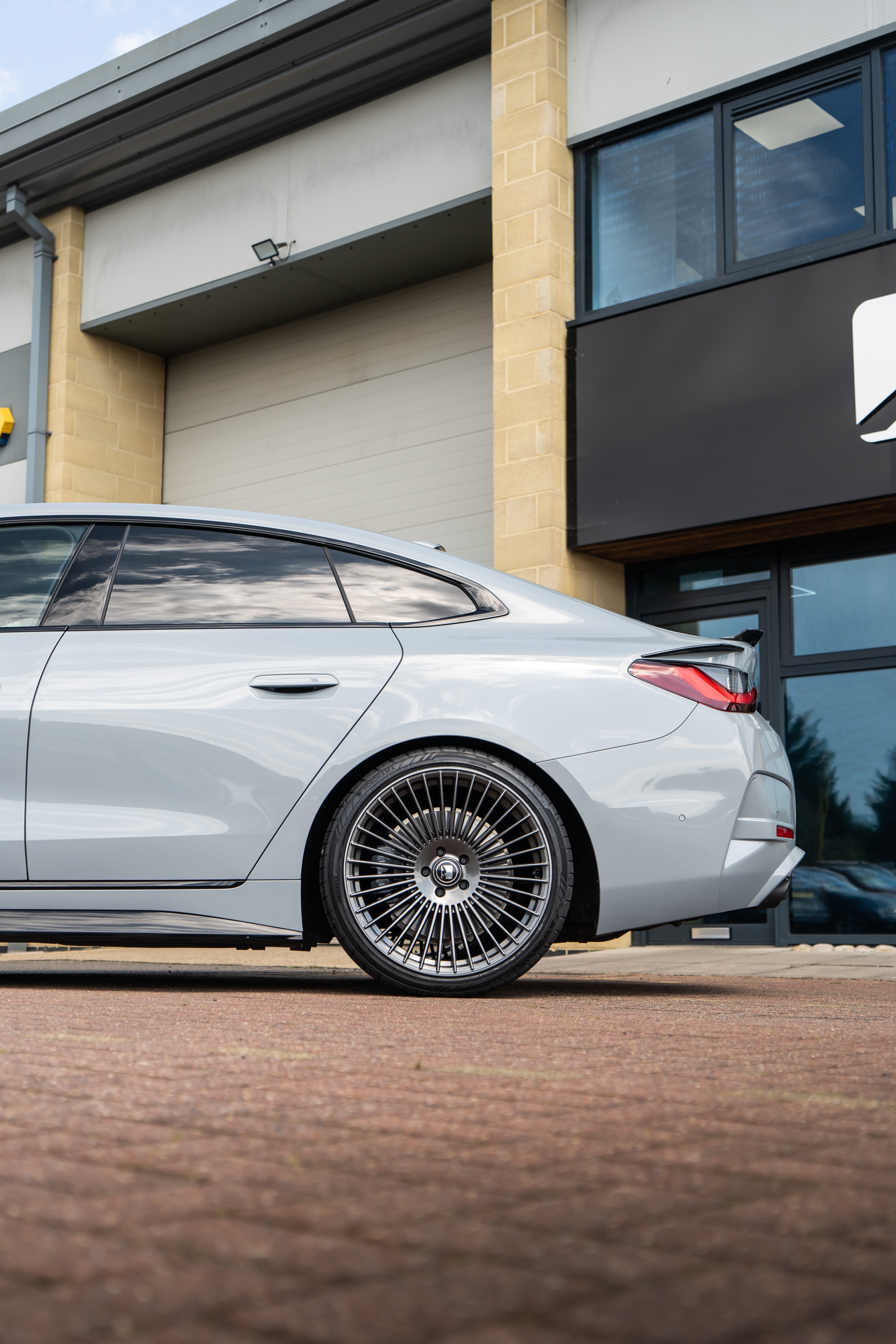 BMW i4 M-W5 20" Carbon Grey Motech Wheel