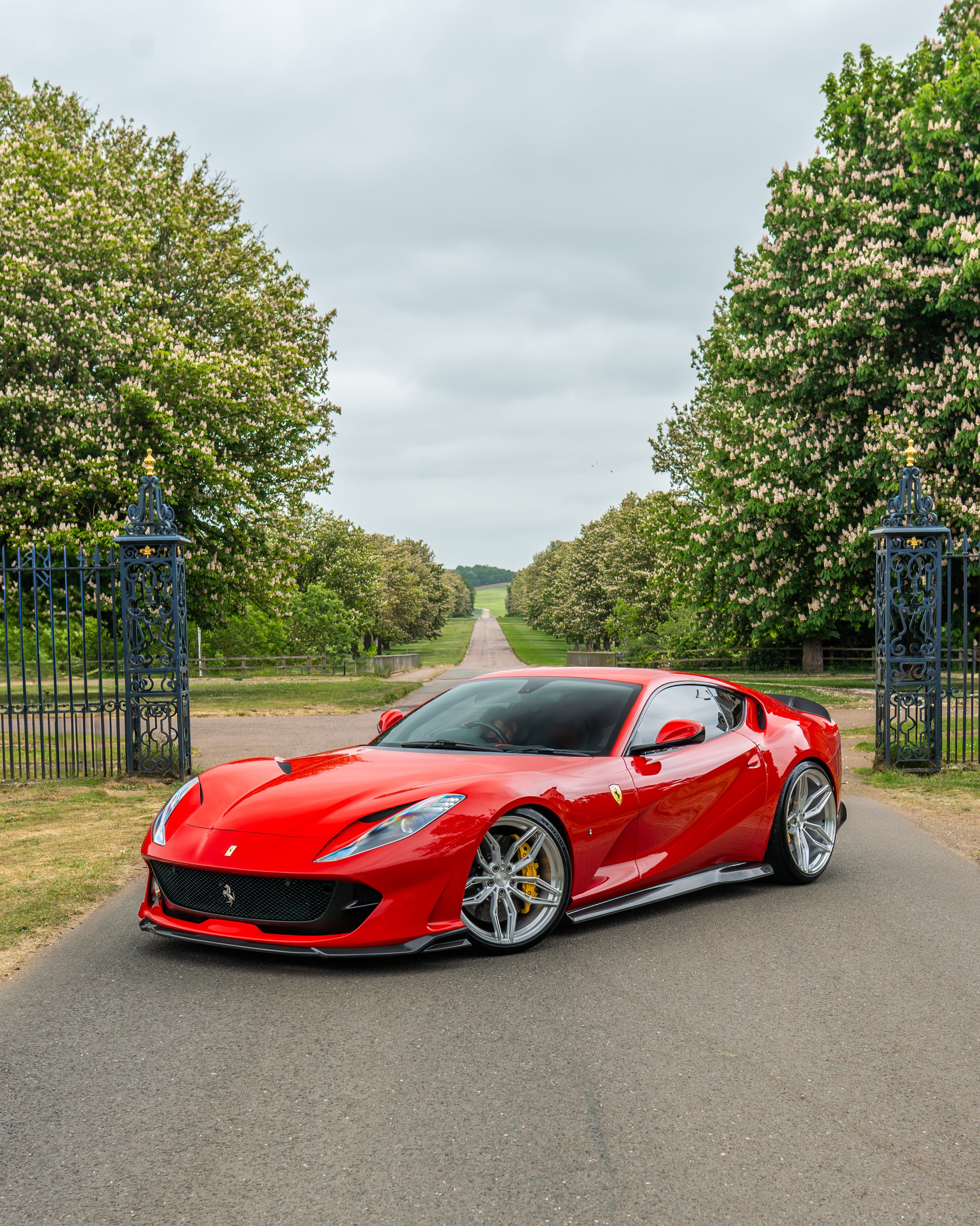 FERRARI 812 SUPERFAST CARBON FIBRE KIT V2 - CT DESIGN