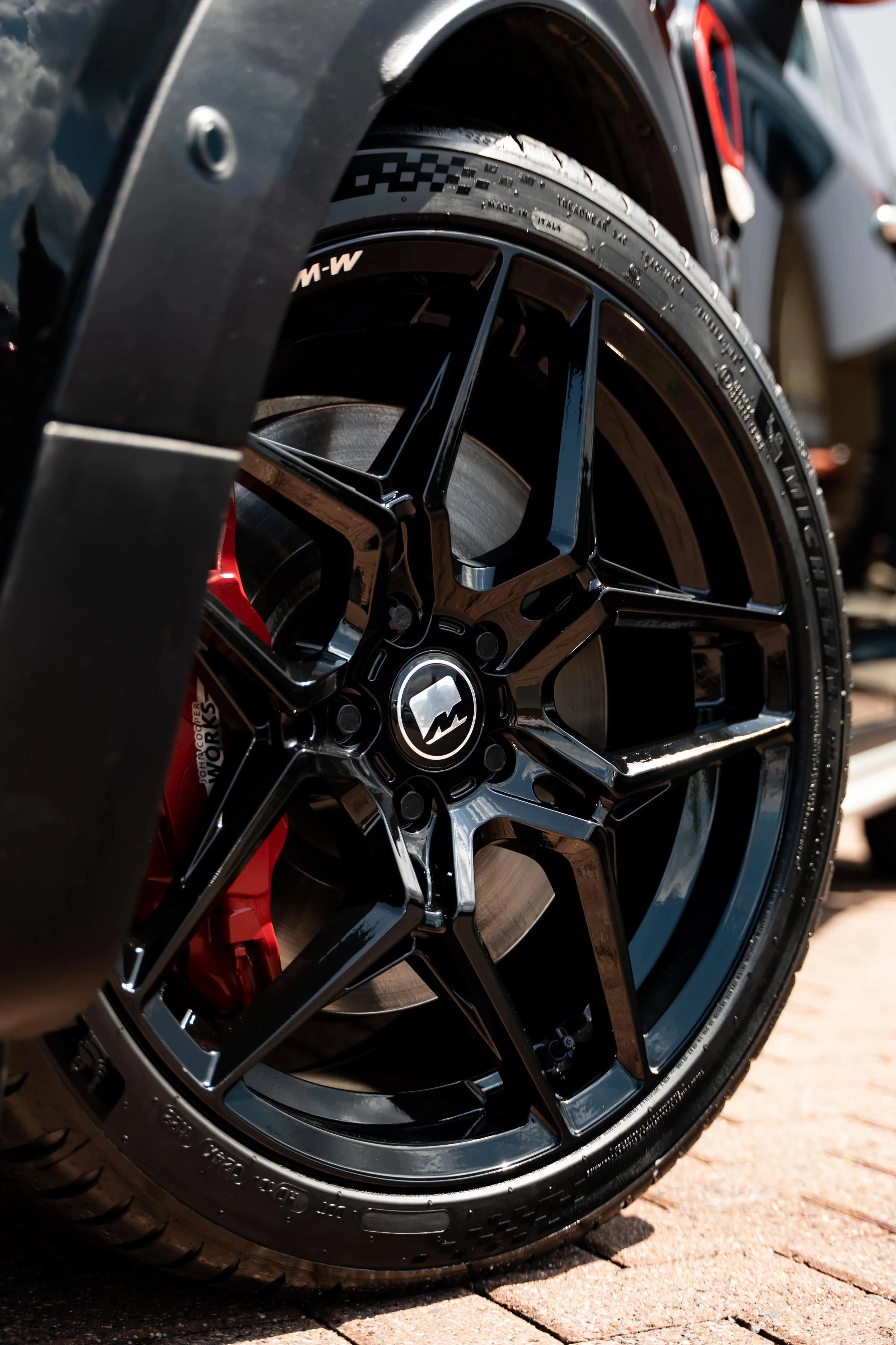 Mini Countryman F60 M-W1 19" Precision Black Motech Wheel