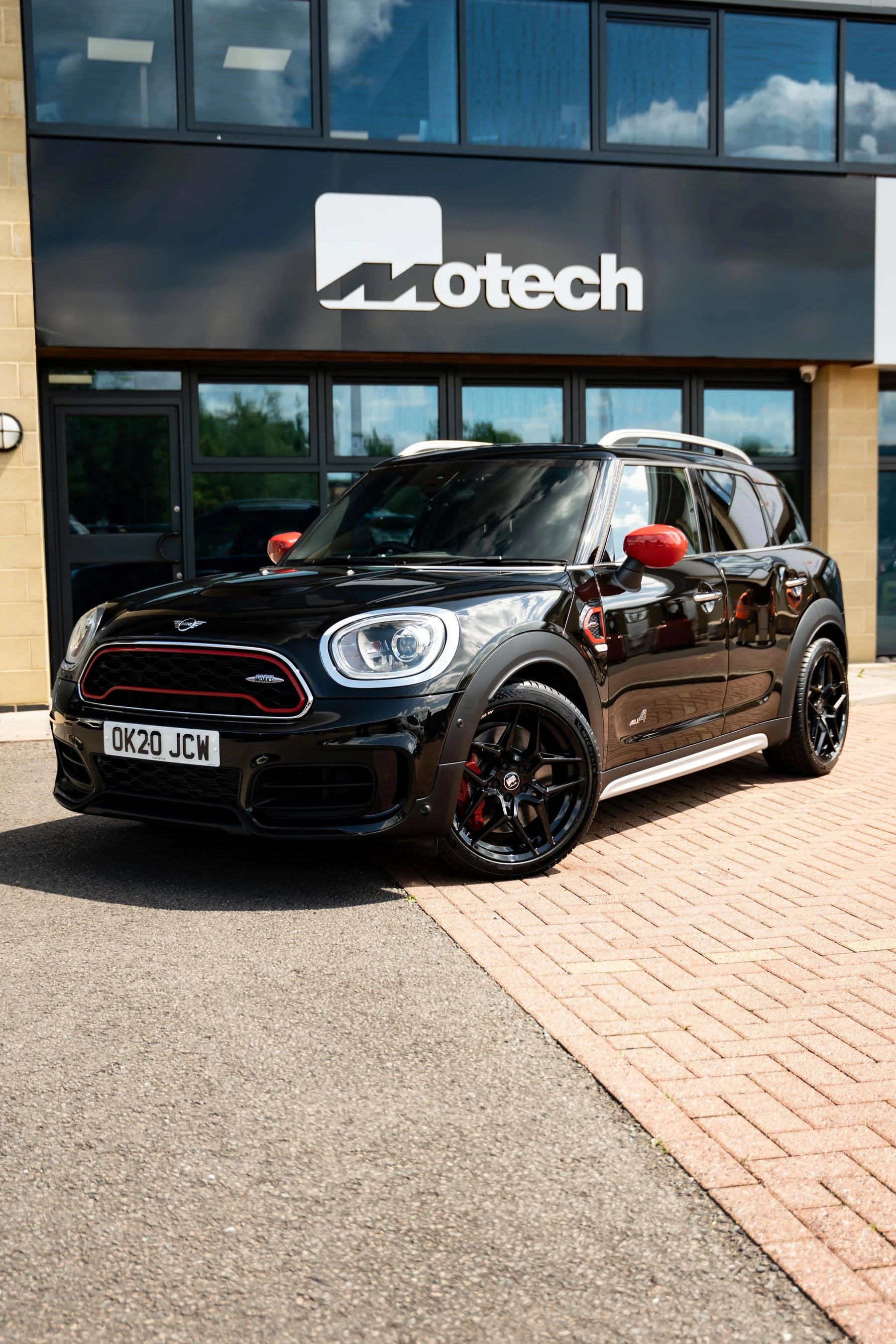 Mini Countryman F60 M-W1 19" Precision Black Motech Wheel