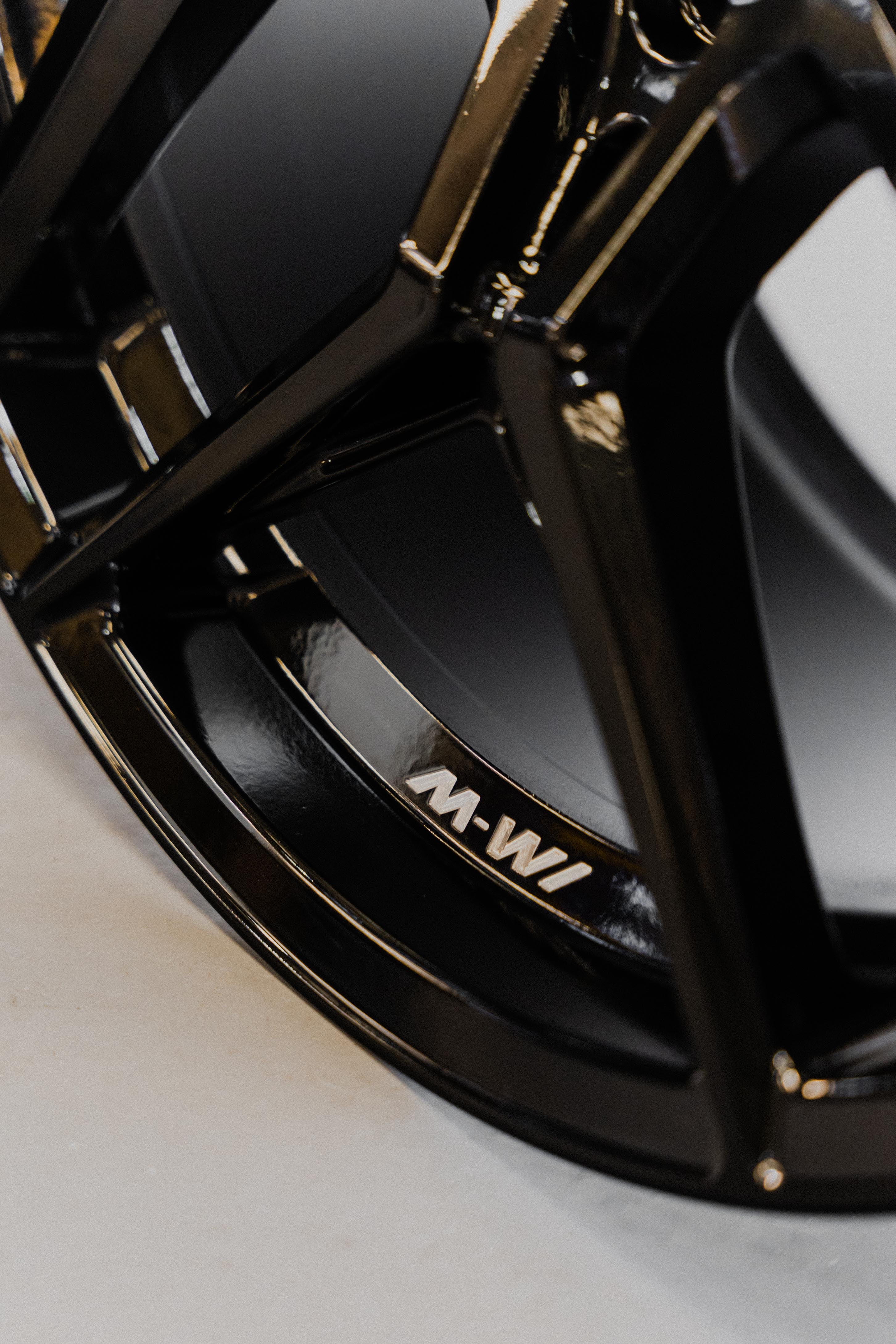 BMW i4 M-W1 20" Precision Black Motech Wheel