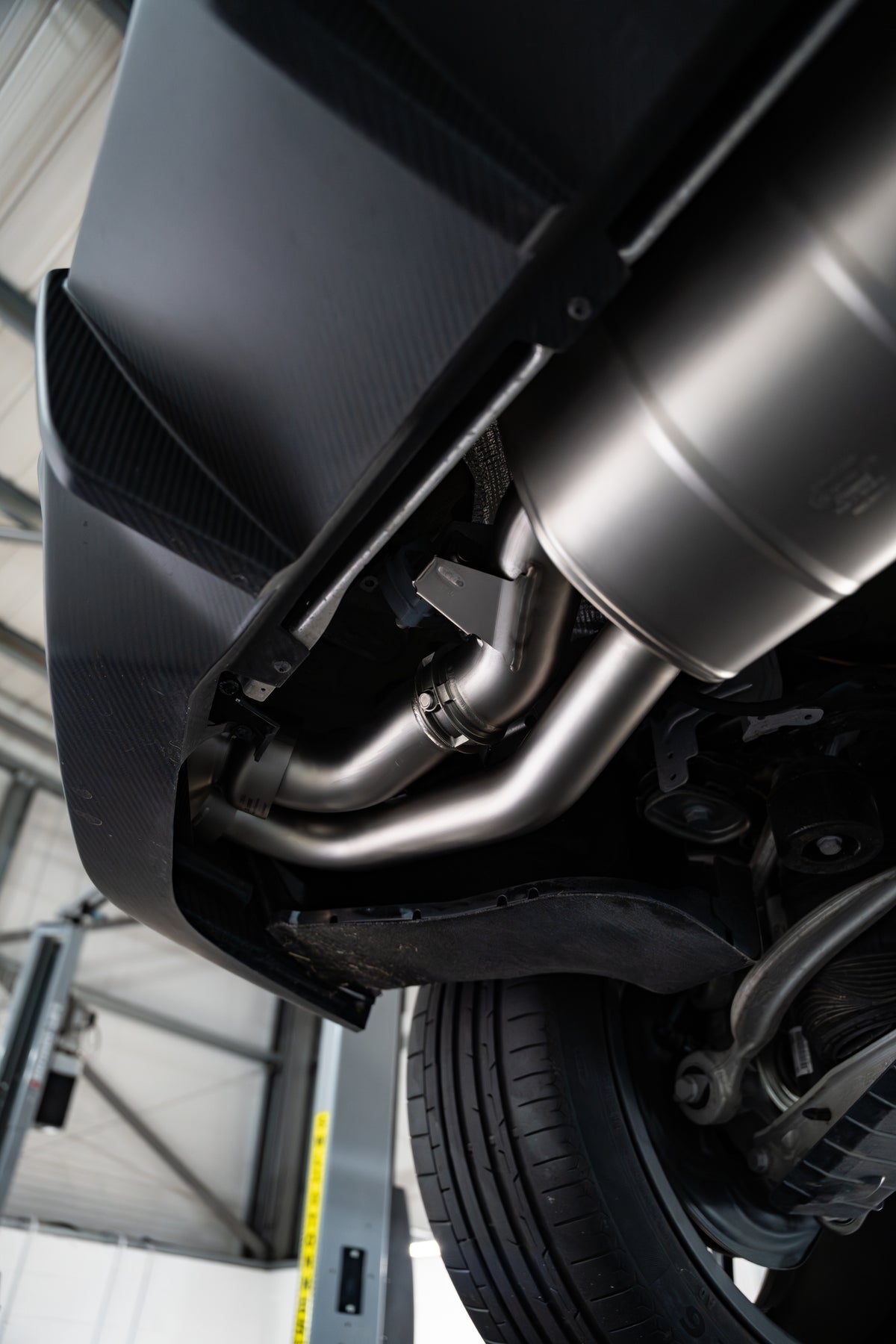 Audi RSQ8 (4M) | Akrapovic | Evolution Line (Titanium) 2025 (FL)
