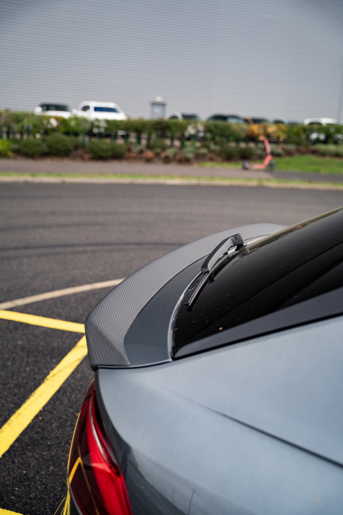 AUDI RSQ8 2020+ CARBON FIBRE MIDDLE SPOILER - CT DESIGN