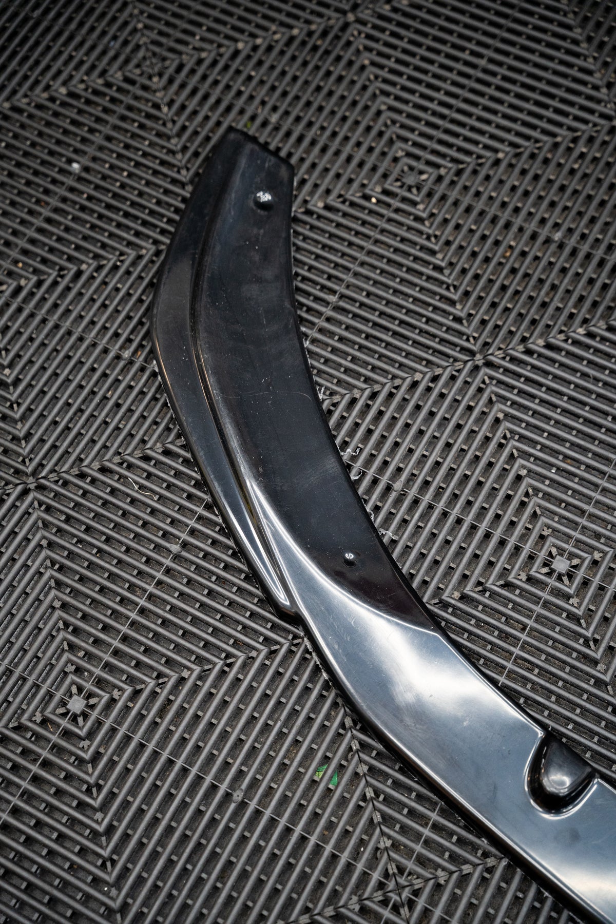 Maxton Design ME C206 AMG Line Front Splitter