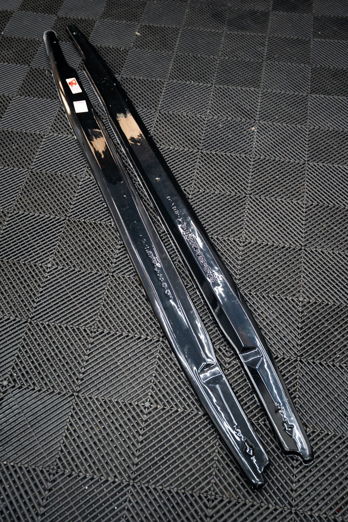 Maxton Design ME C206 AMG Line Side Skirts