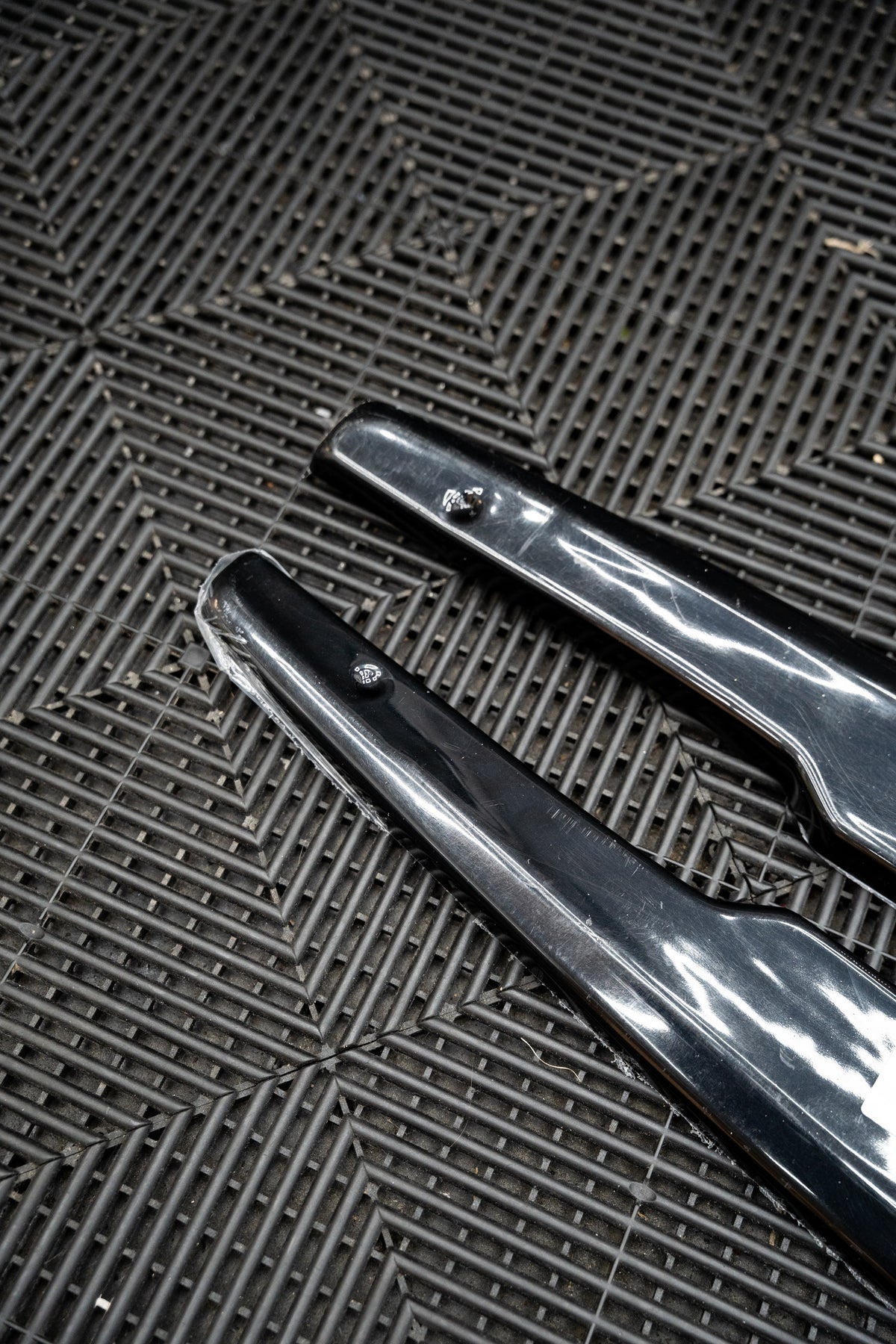 Maxton Design ME C206 AMG Line Side Skirts