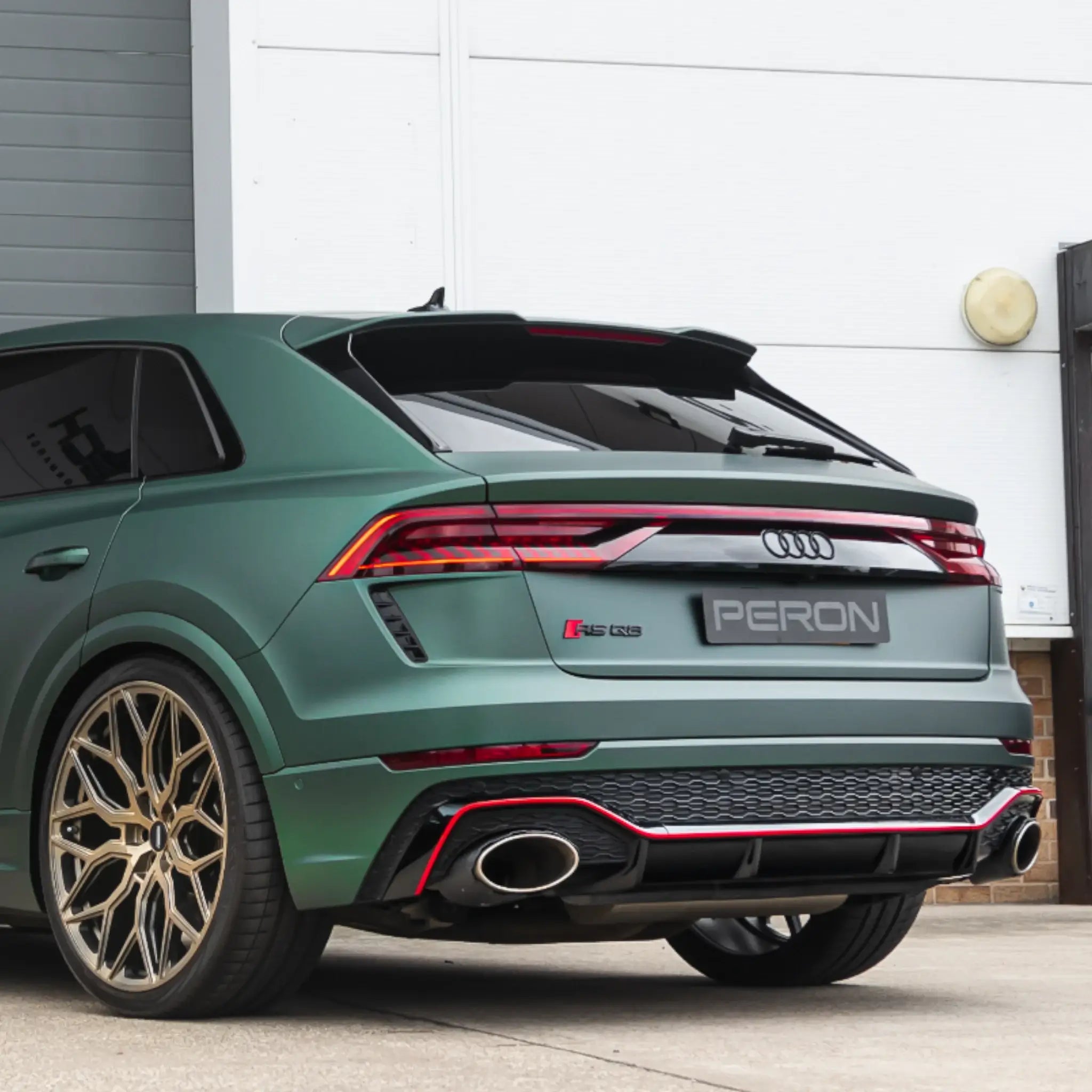 Audi RSQ8 (4M) | Akrapovic | Evolution Line (Titanium)