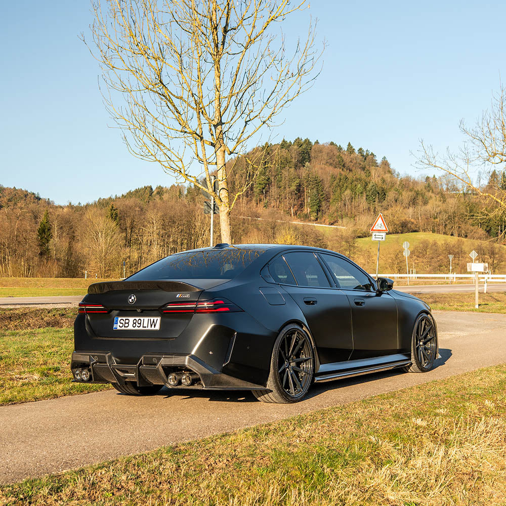 BMW G90 M5 & G60 5 SERIES 2023+ CARBON FIBRE SPOILER - V1 - CT DESIGN