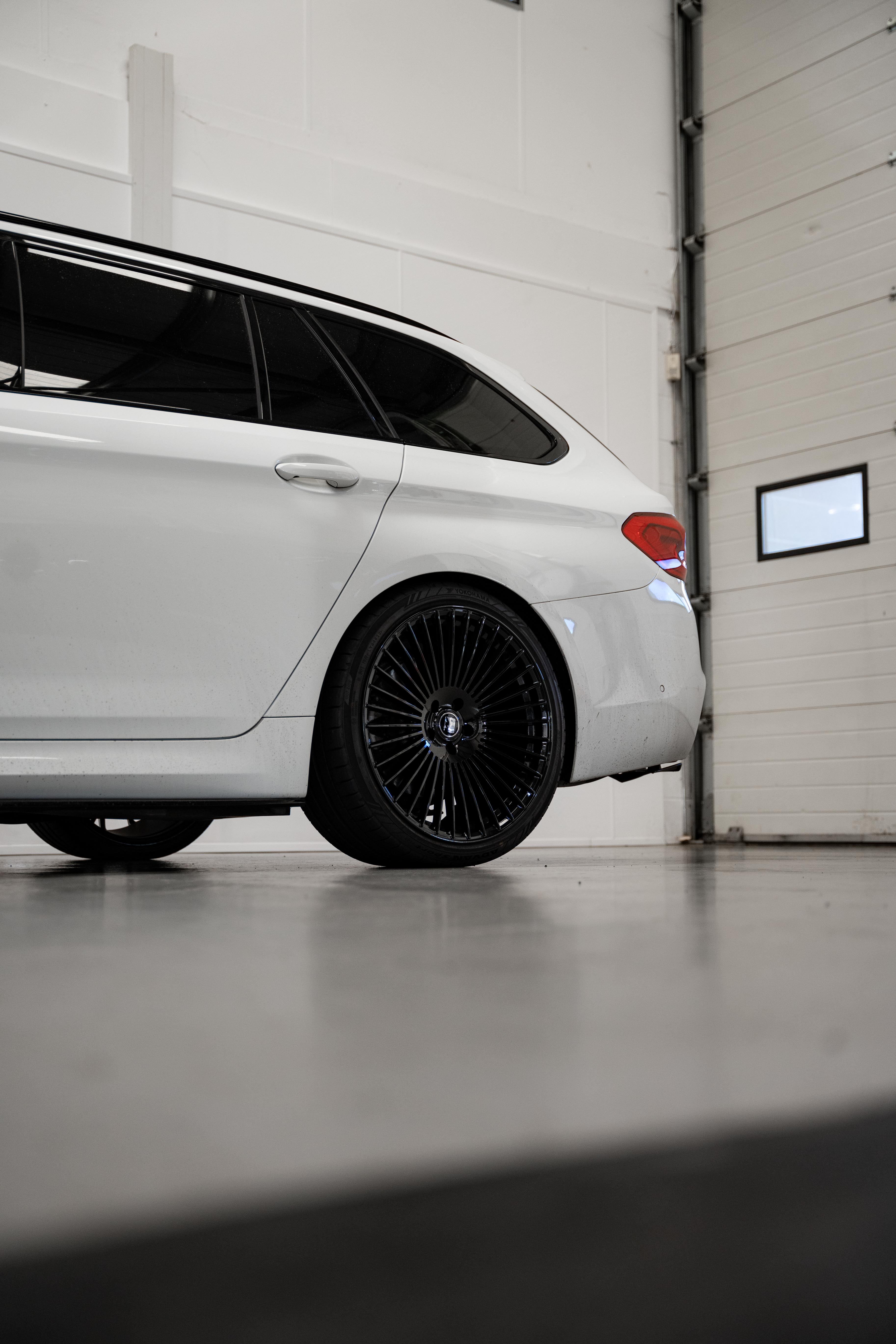 BMW 5 Series G30 G31 M-W5 20" Precision Black Motech Wheel